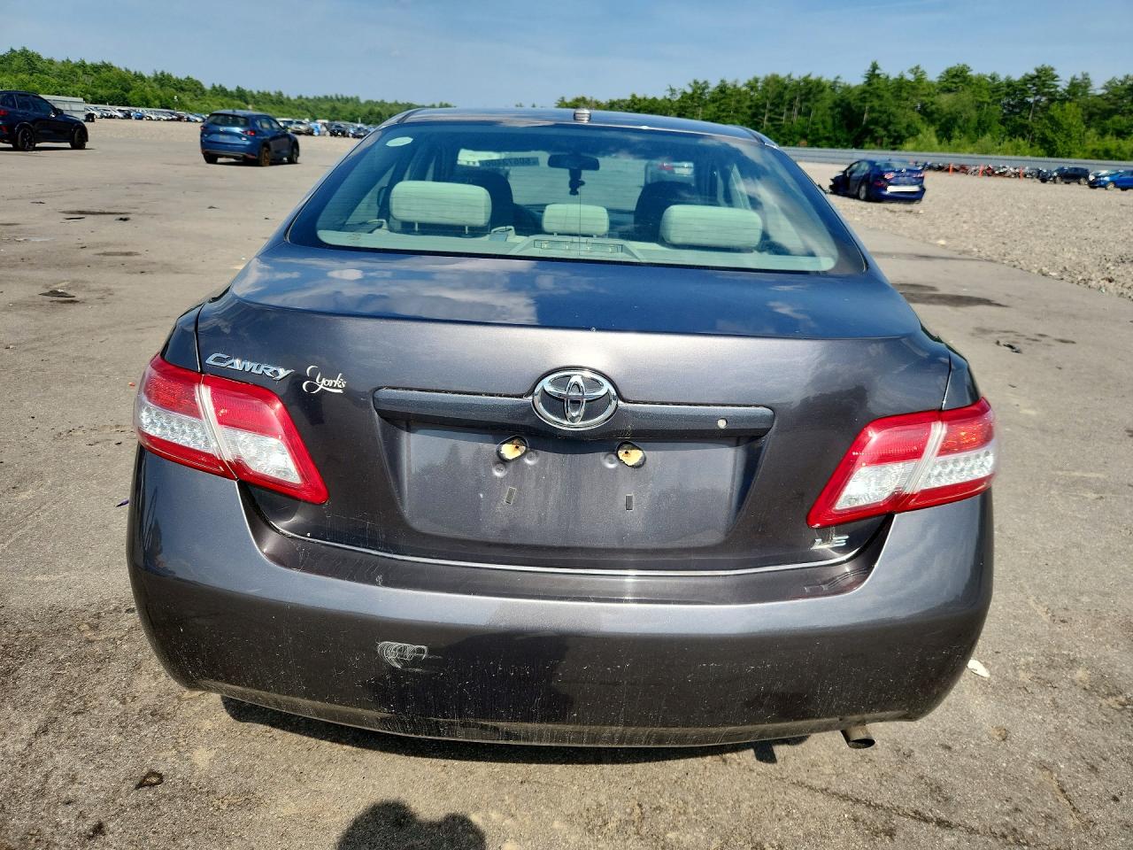 2011 Toyota Camry Le Gray vin: 4T4BF3EK4BR215865