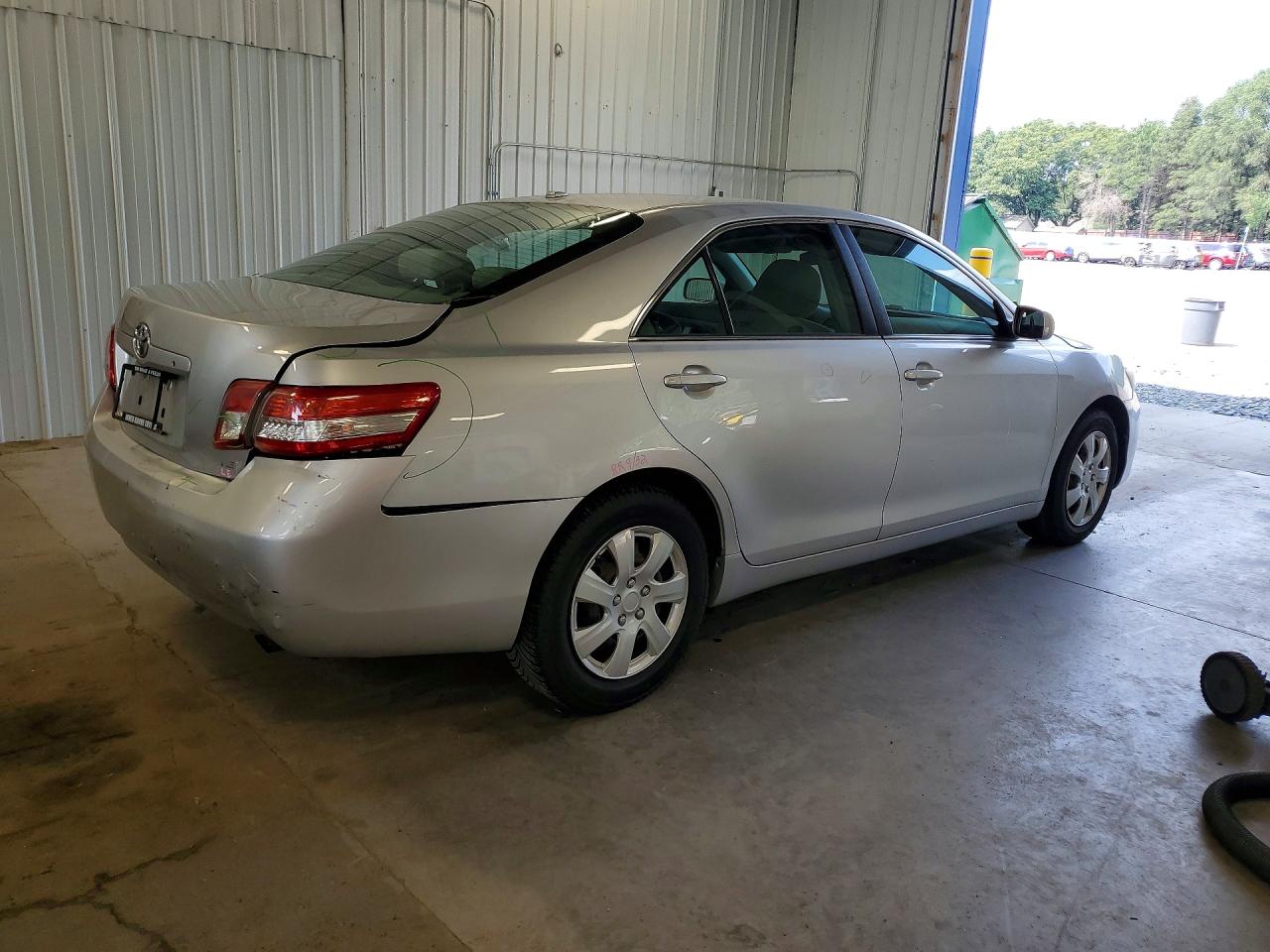 2011 Toyota Camry Le Silver vin: 4T4BF3EK4BR218524