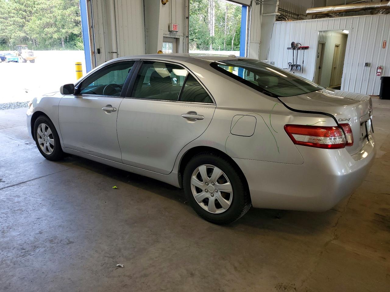 2011 Toyota Camry Le Silver vin: 4T4BF3EK4BR218524