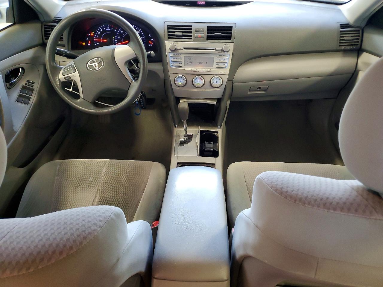2011 Toyota Camry Le Silver vin: 4T4BF3EK4BR218524