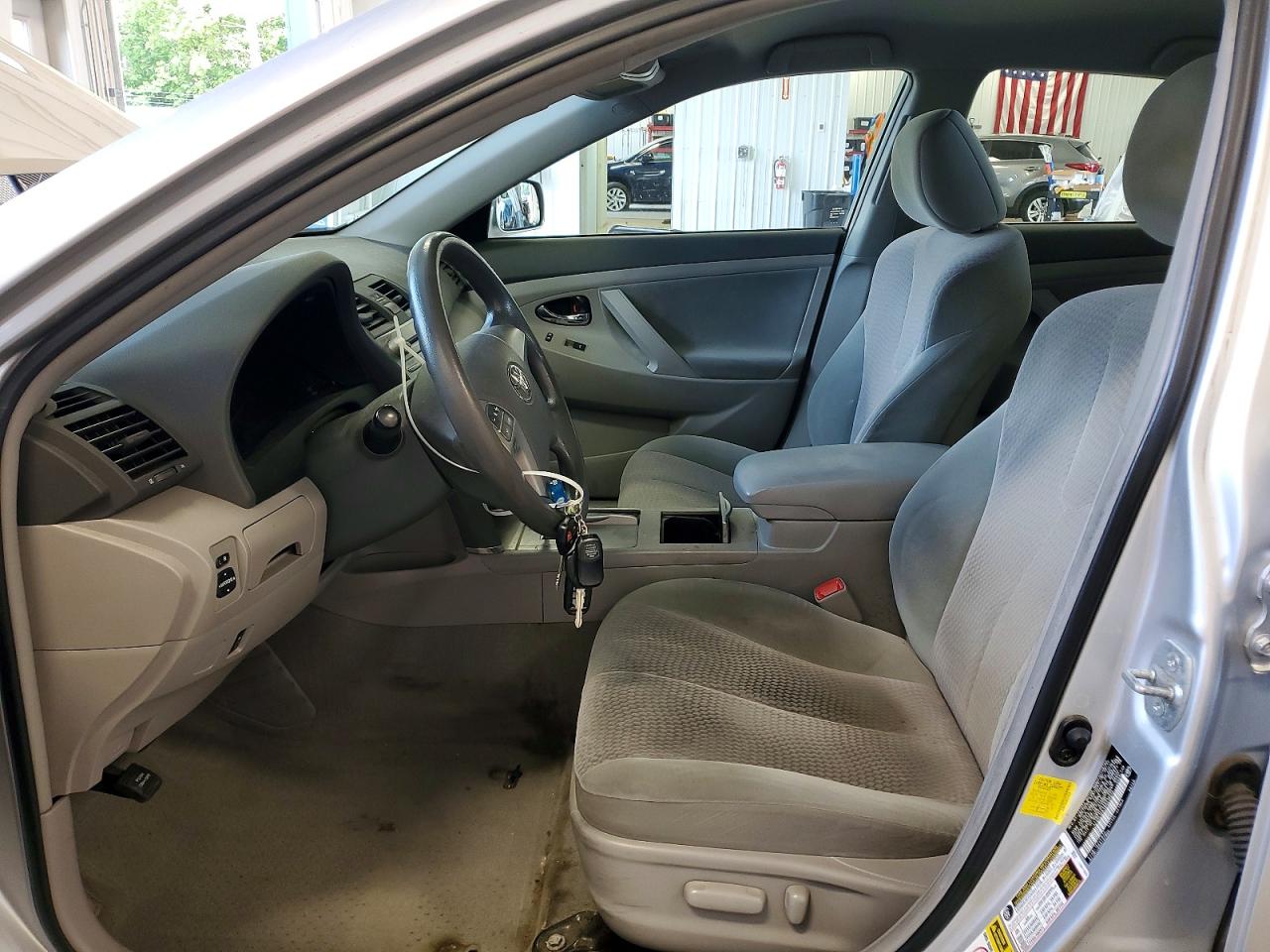 2011 Toyota Camry Le Silver vin: 4T4BF3EK4BR218524