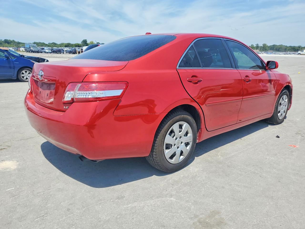 2010 Toyota Camry Le Red vin: 4T4BF3EK5AR008237