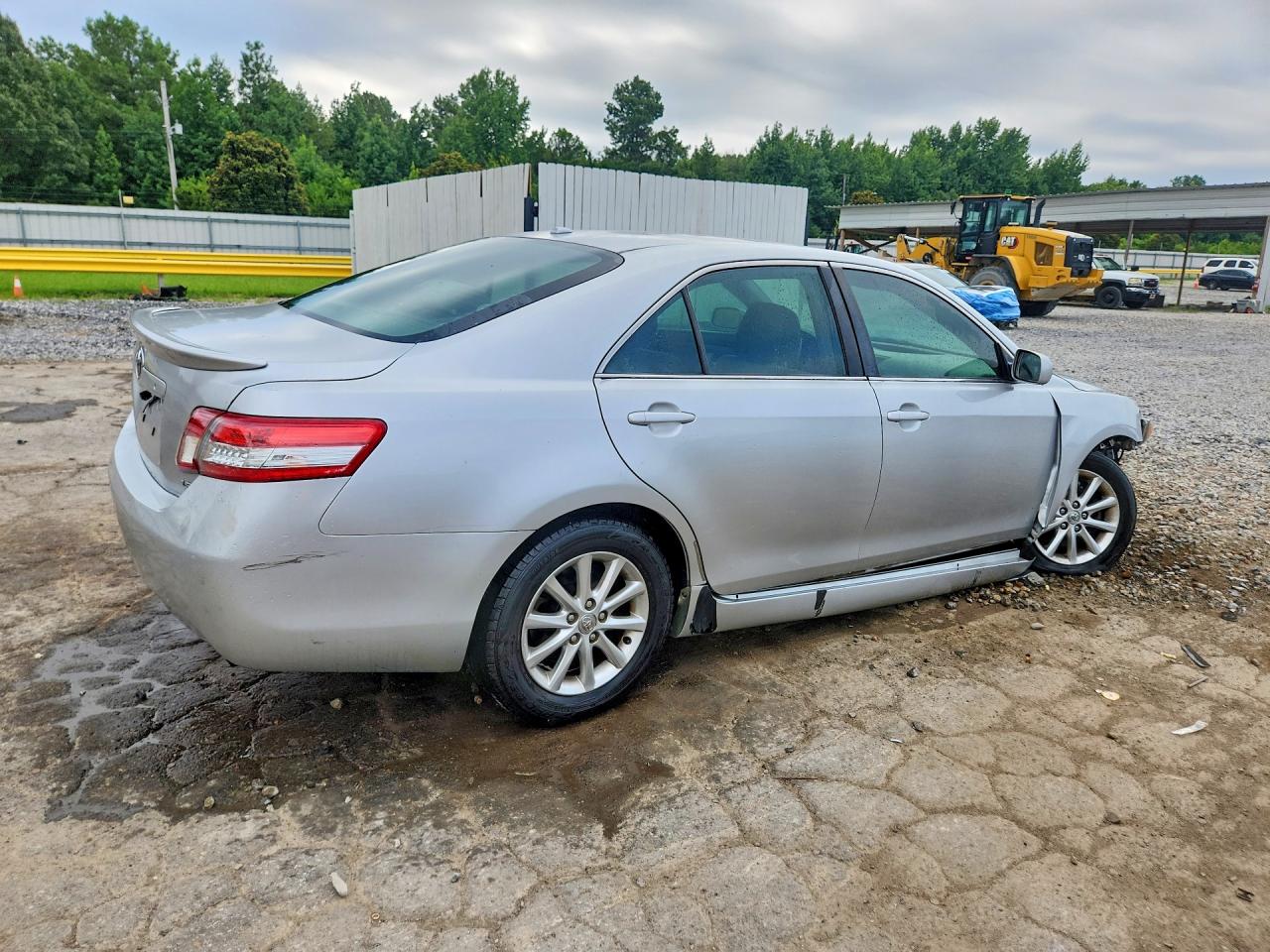 2010 Toyota Camry Le Серебряный vin: 4T4BF3EK5AR010117