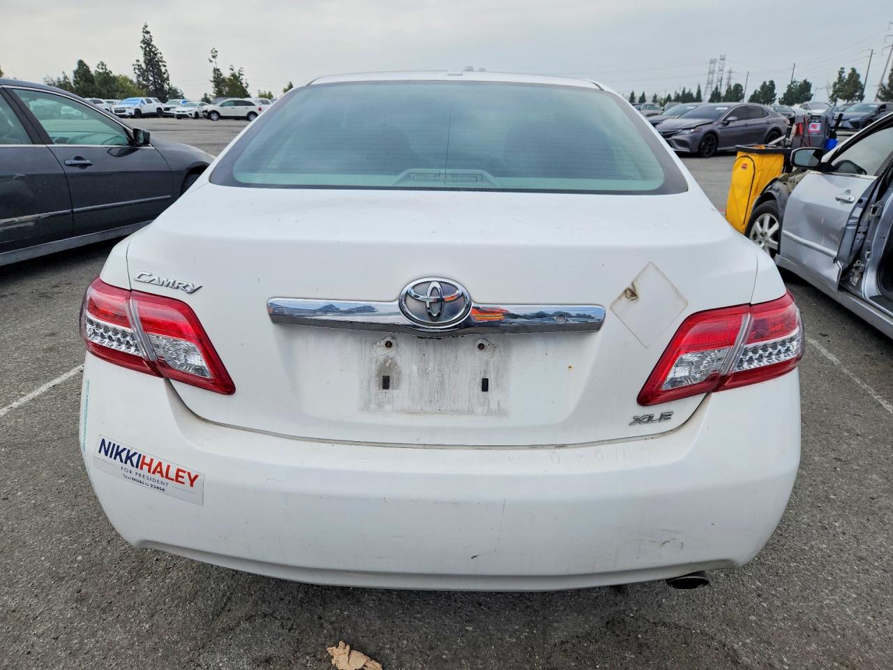 2010 Toyota Camry Xle White vin: 4T4BF3EK5AR010120