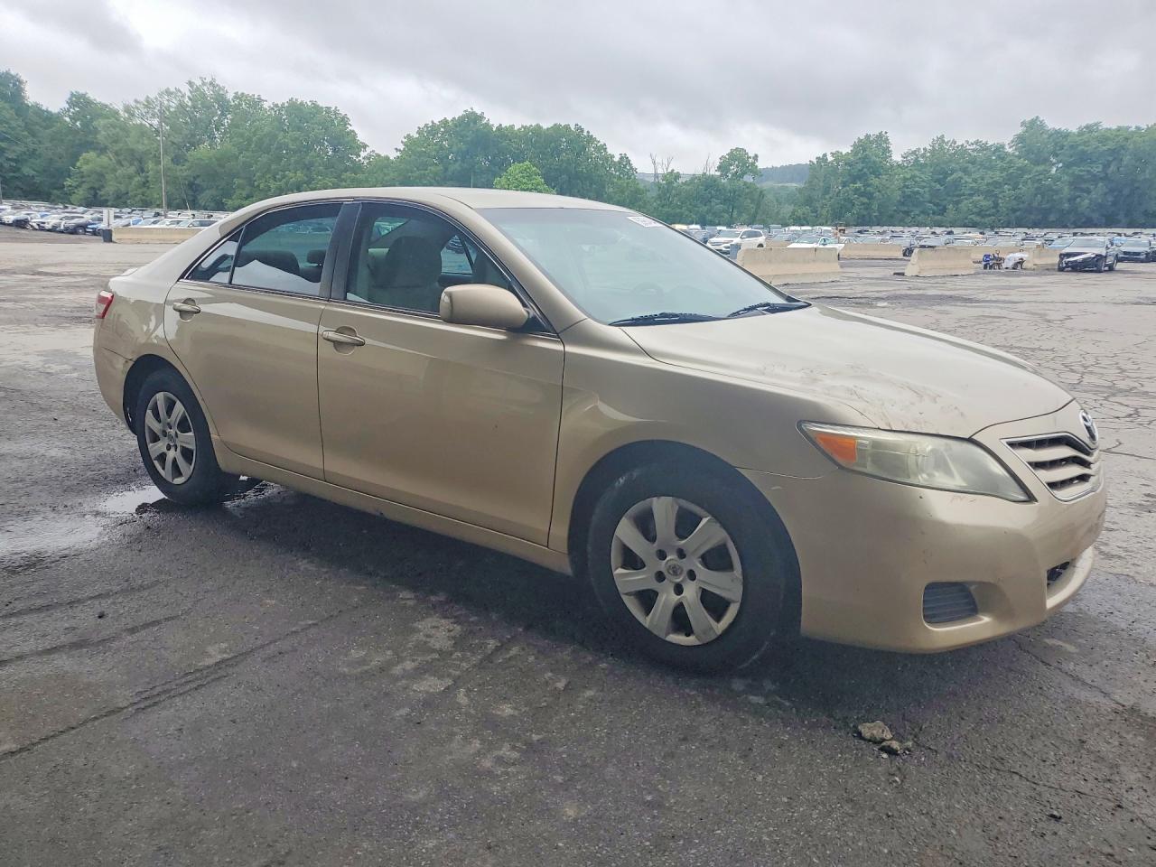 2010 Toyota Camry Le Beige vin: 4T4BF3EK5AR023899