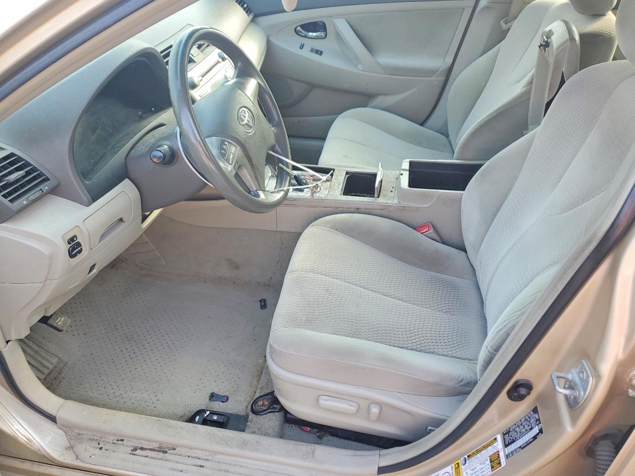 2010 Toyota Camry Le Gold vin: 4T4BF3EK5AR026284