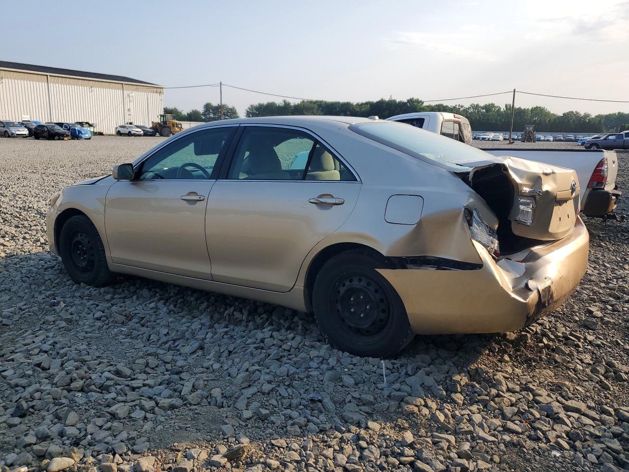 2010 Toyota Camry Le Gold vin: 4T4BF3EK5AR026284