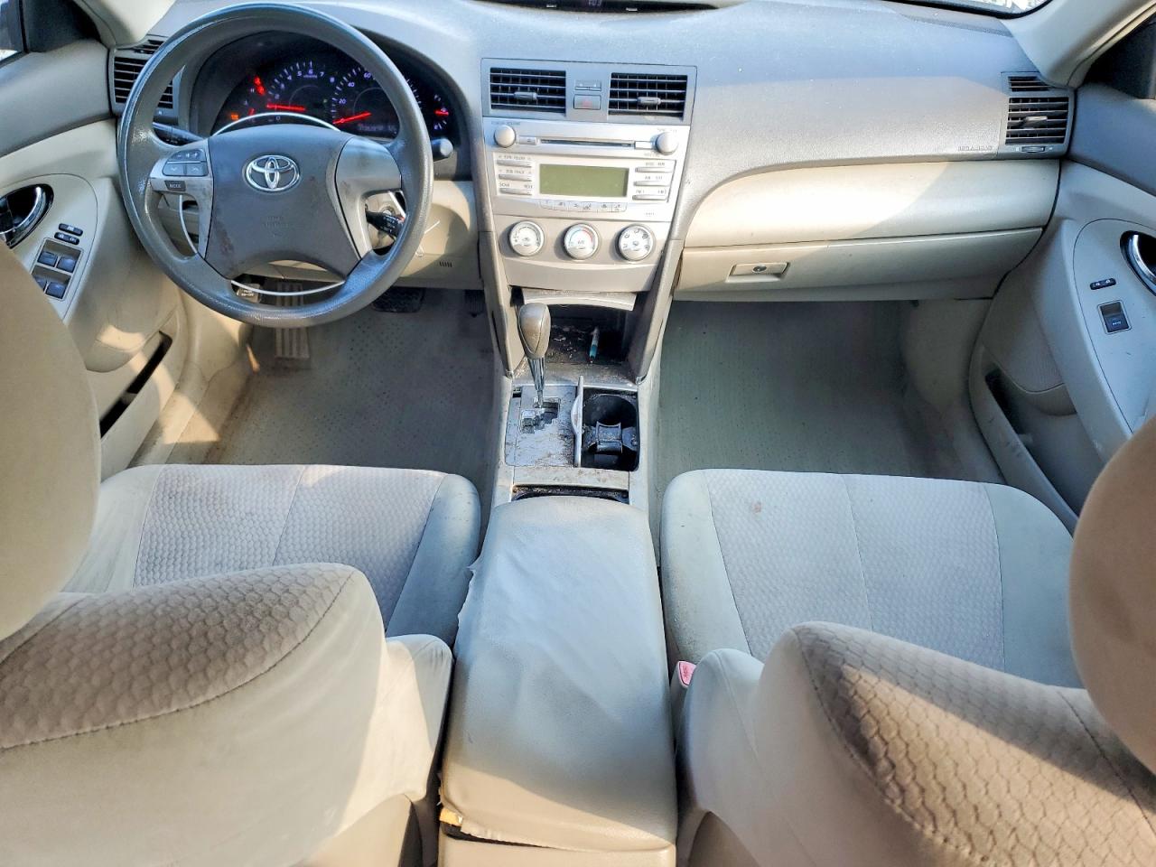 2010 Toyota Camry Le Gold vin: 4T4BF3EK5AR026284