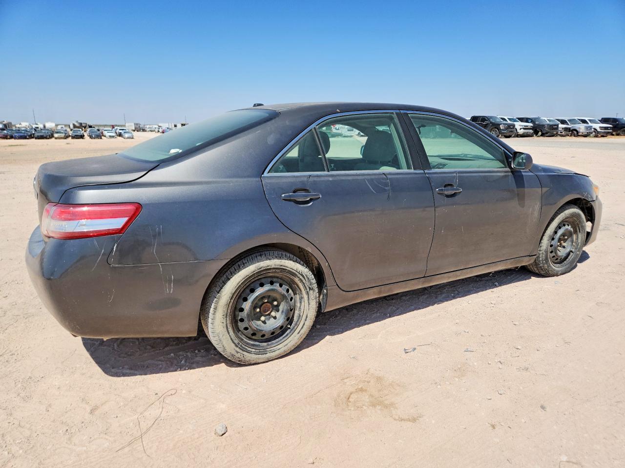 2010 Toyota Camry Le Gray vin: 4T4BF3EK5AR027547