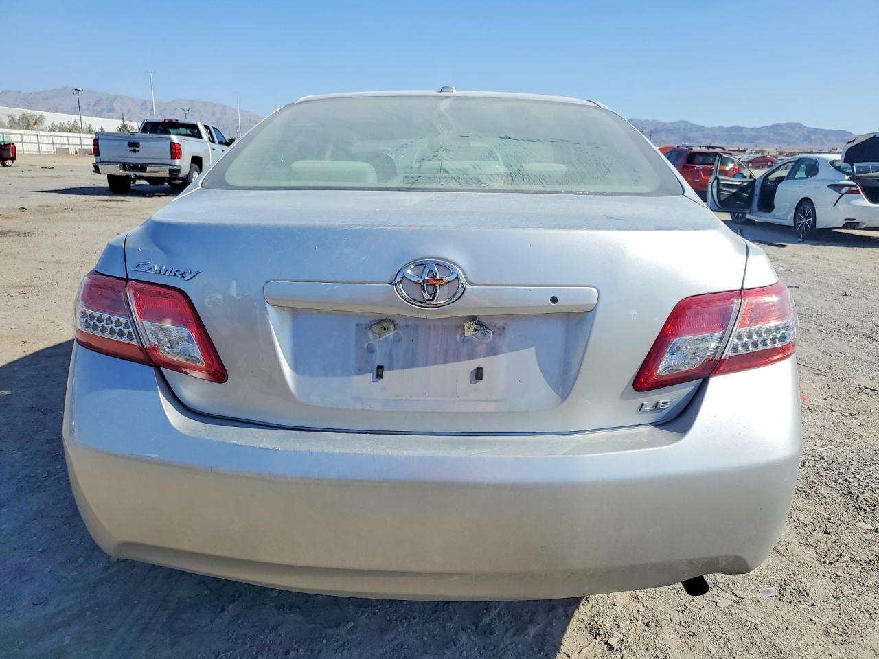 2010 Toyota Camry Le Серебряный vin: 4T4BF3EK5AR039410