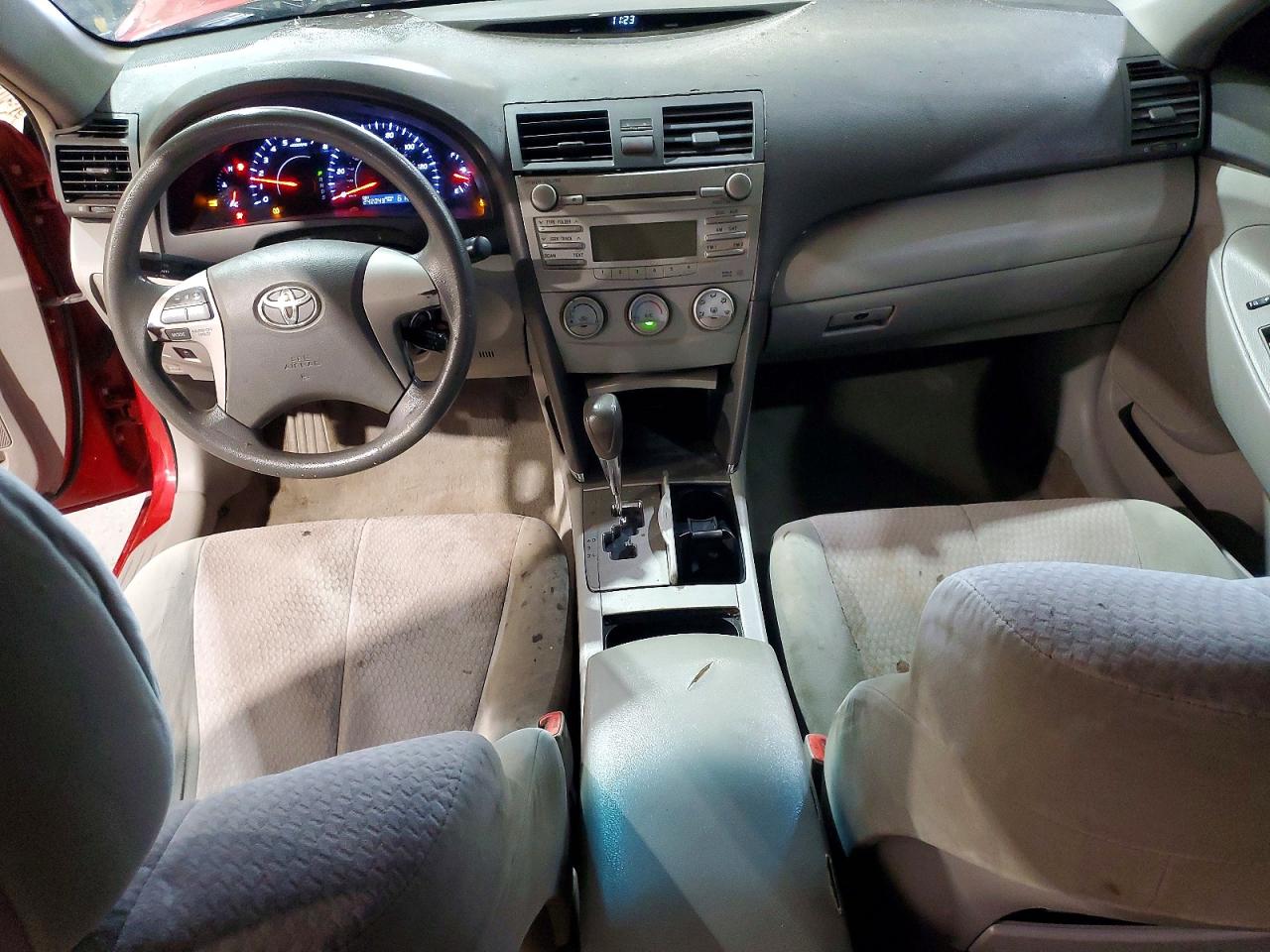 2010 Toyota Camry Le Red vin: 4T4BF3EK5AR041514