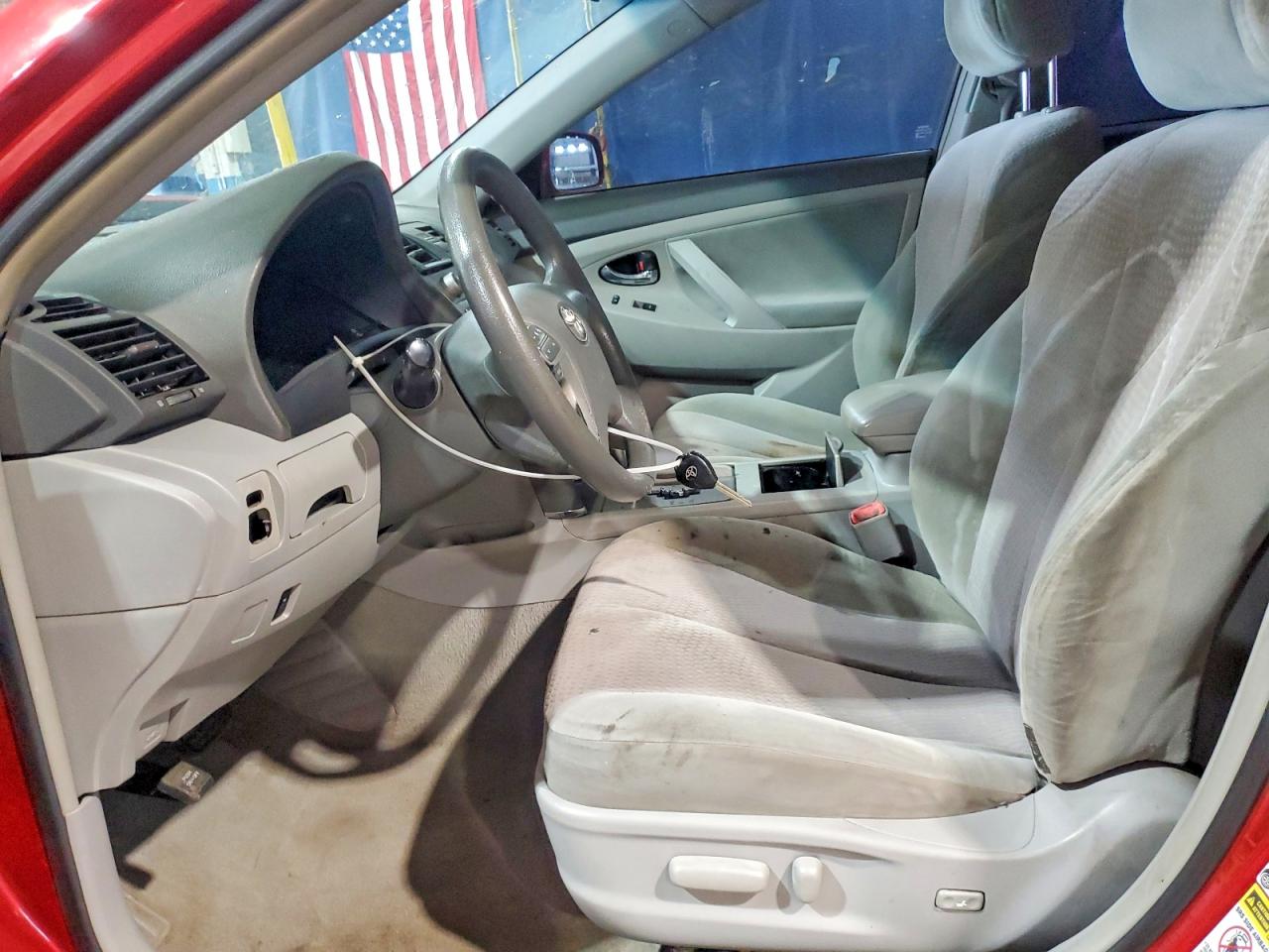 2010 Toyota Camry Le Red vin: 4T4BF3EK5AR041514