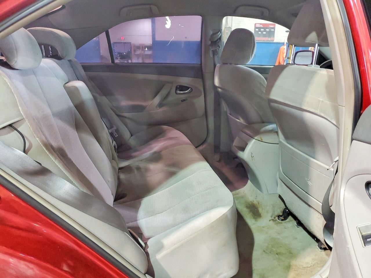 2010 Toyota Camry Le Red vin: 4T4BF3EK5AR041514