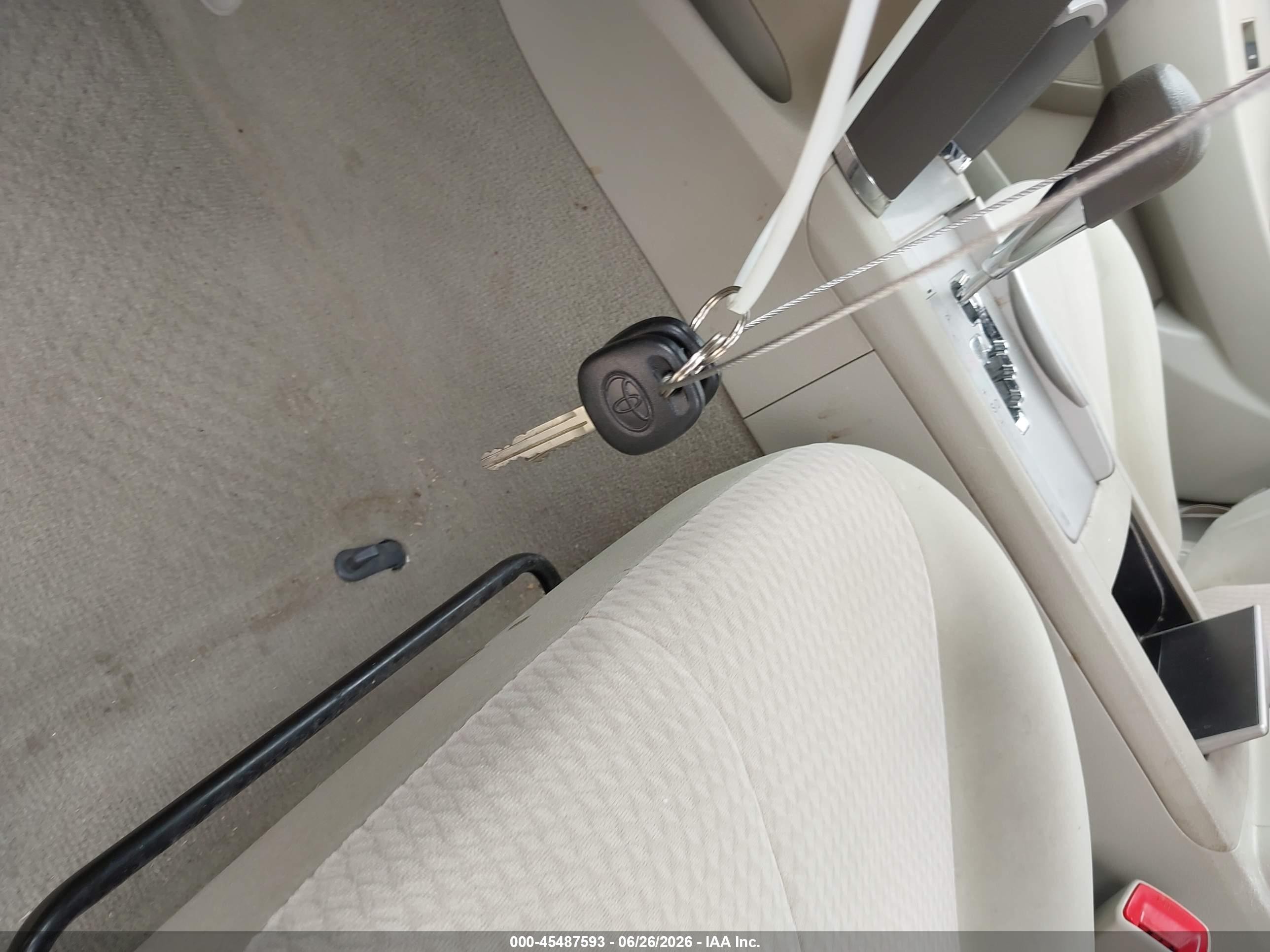 2010 Toyota Camry   Gold vin: 4T4BF3EK5AR055655