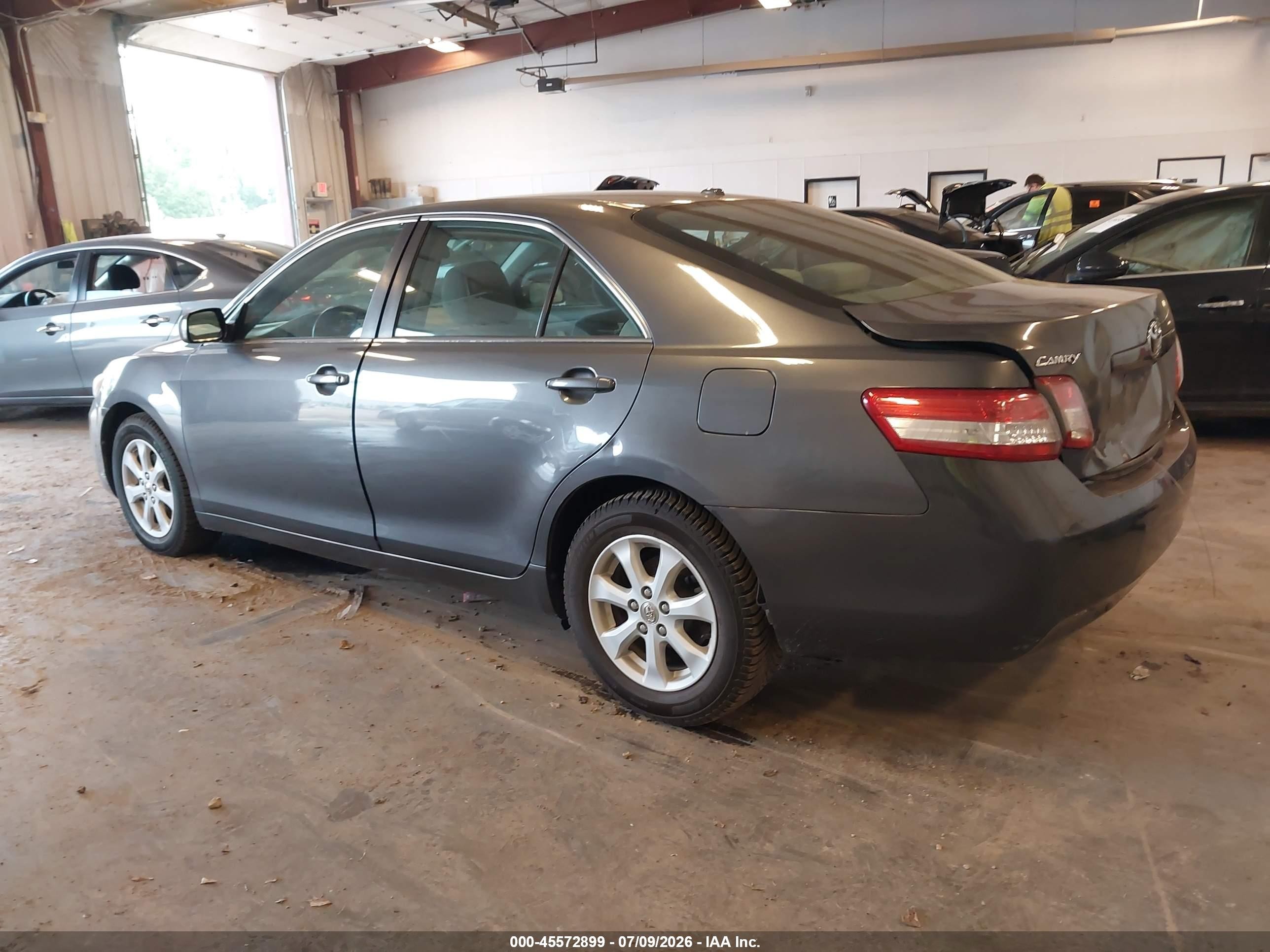 2010 Toyota Camry Le Gray vin: 4T4BF3EK5AR060886