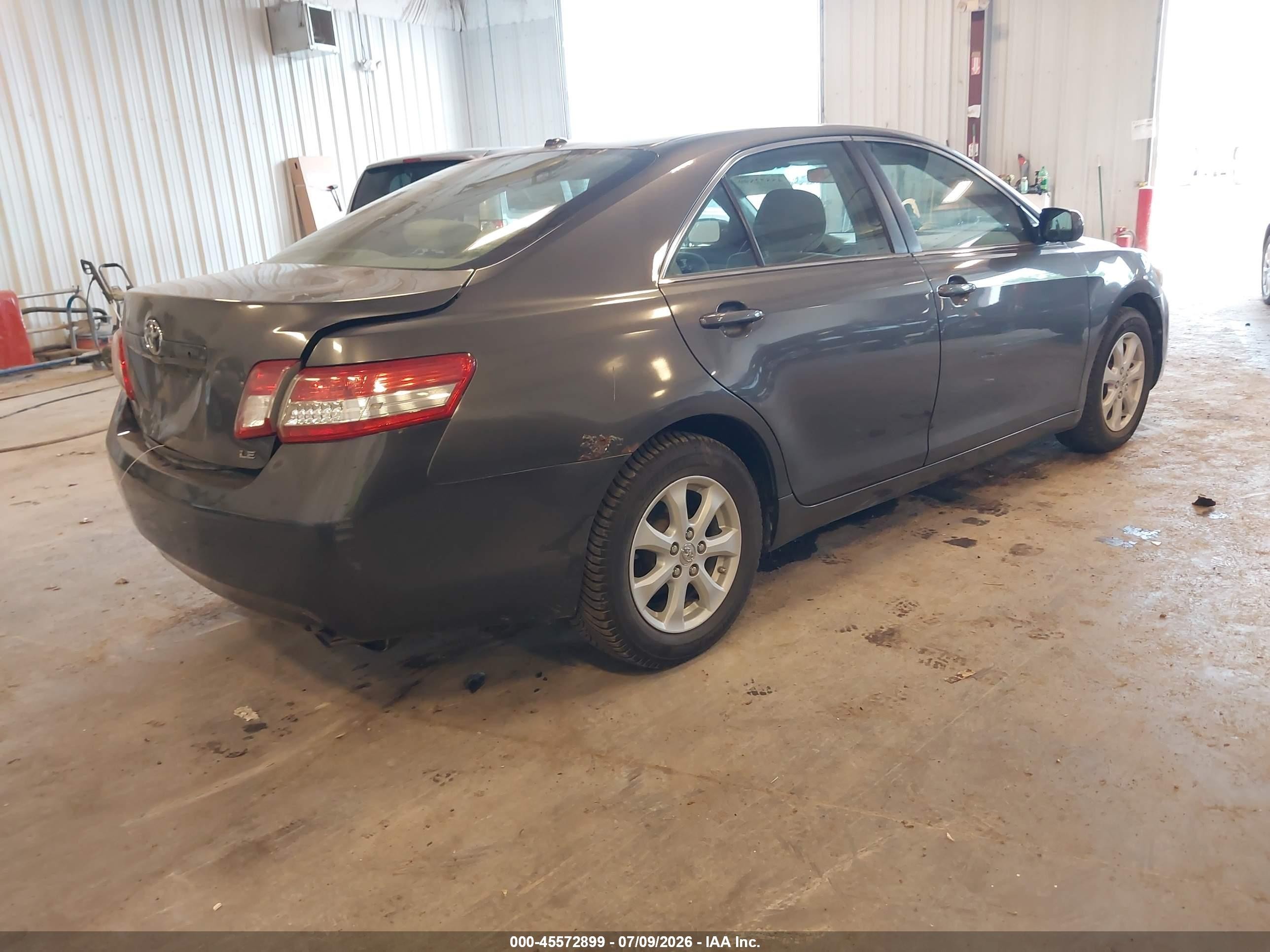 2010 Toyota Camry Le Gray vin: 4T4BF3EK5AR060886