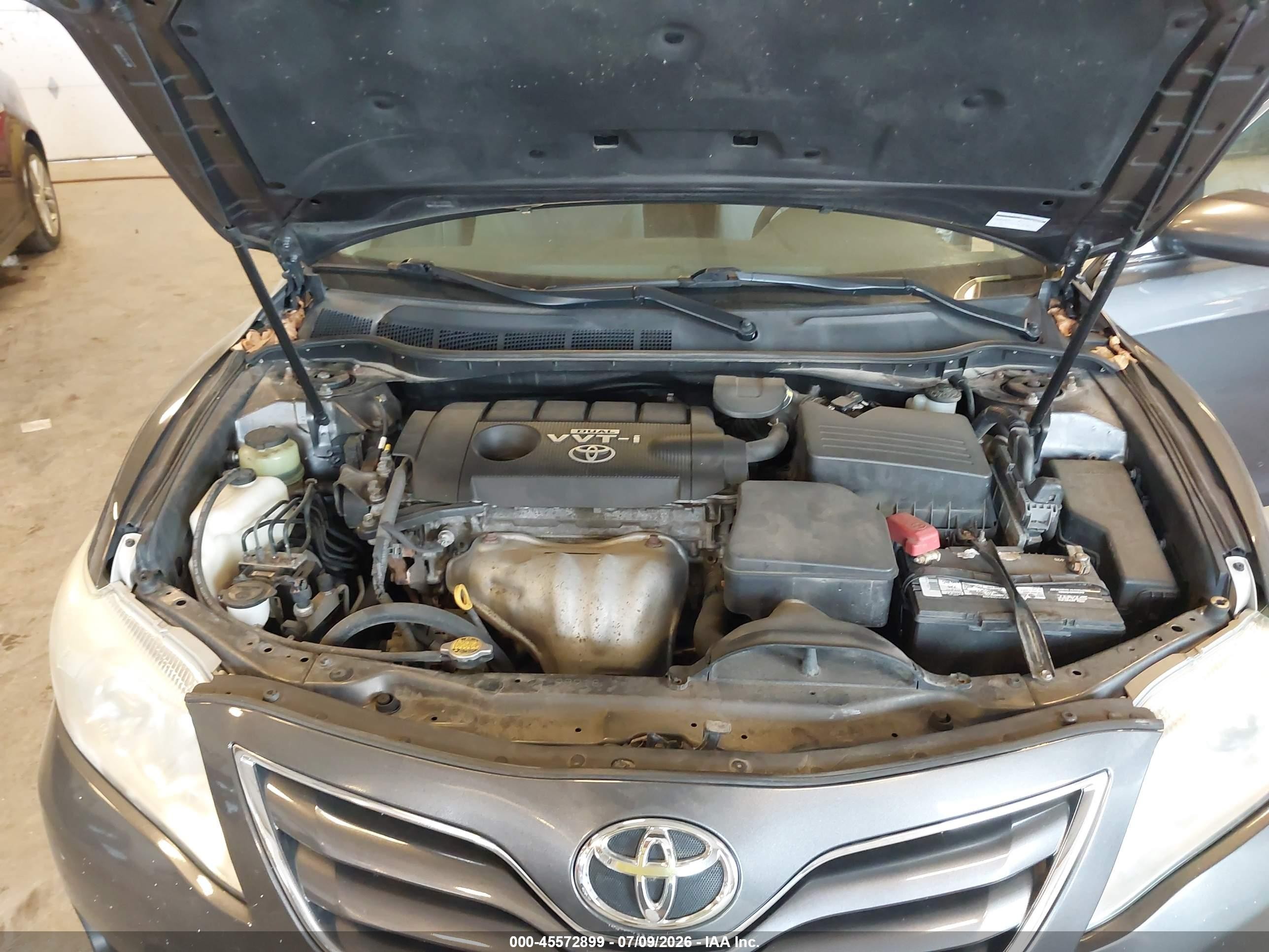 2010 Toyota Camry Le Gray vin: 4T4BF3EK5AR060886