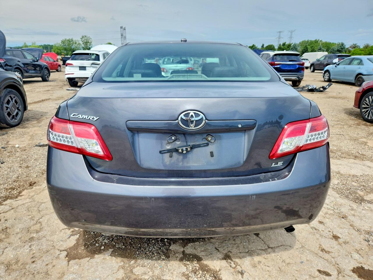 2010 Toyota Camry Le Gray vin: 4T4BF3EK5AR067840