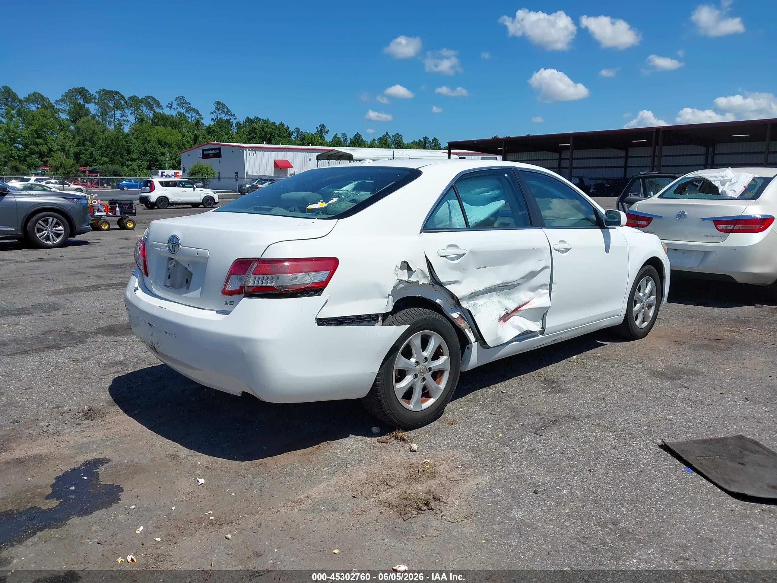 2010 Toyota Camry Le White vin: 4T4BF3EK5AR071791