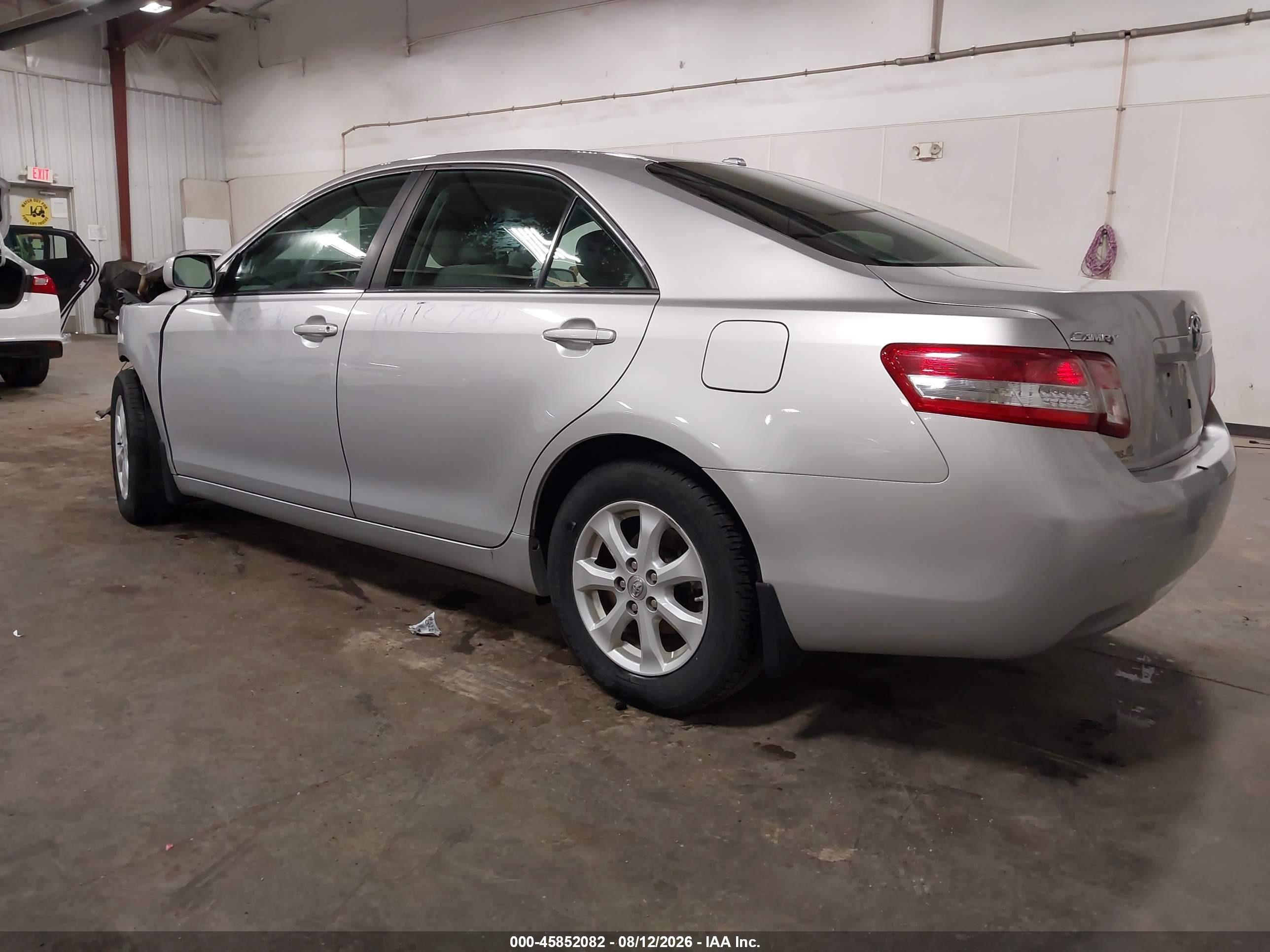 2010 Toyota Camry Le Silver vin: 4T4BF3EK5AR079583