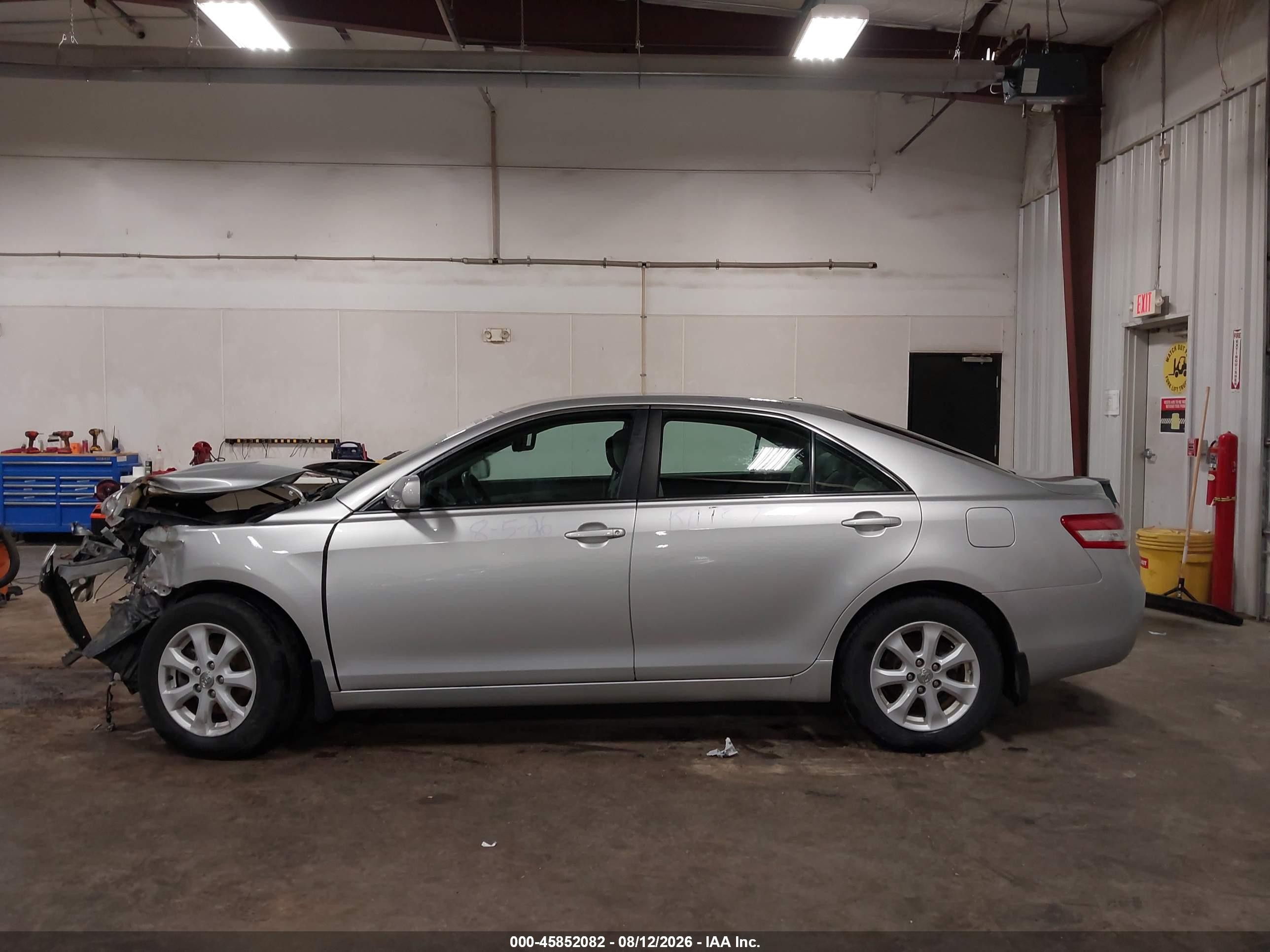 2010 Toyota Camry Le Silver vin: 4T4BF3EK5AR079583