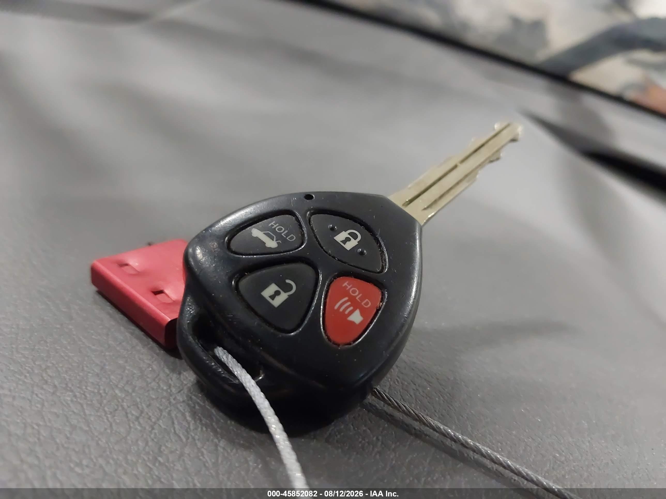 2010 Toyota Camry Le Silver vin: 4T4BF3EK5AR079583