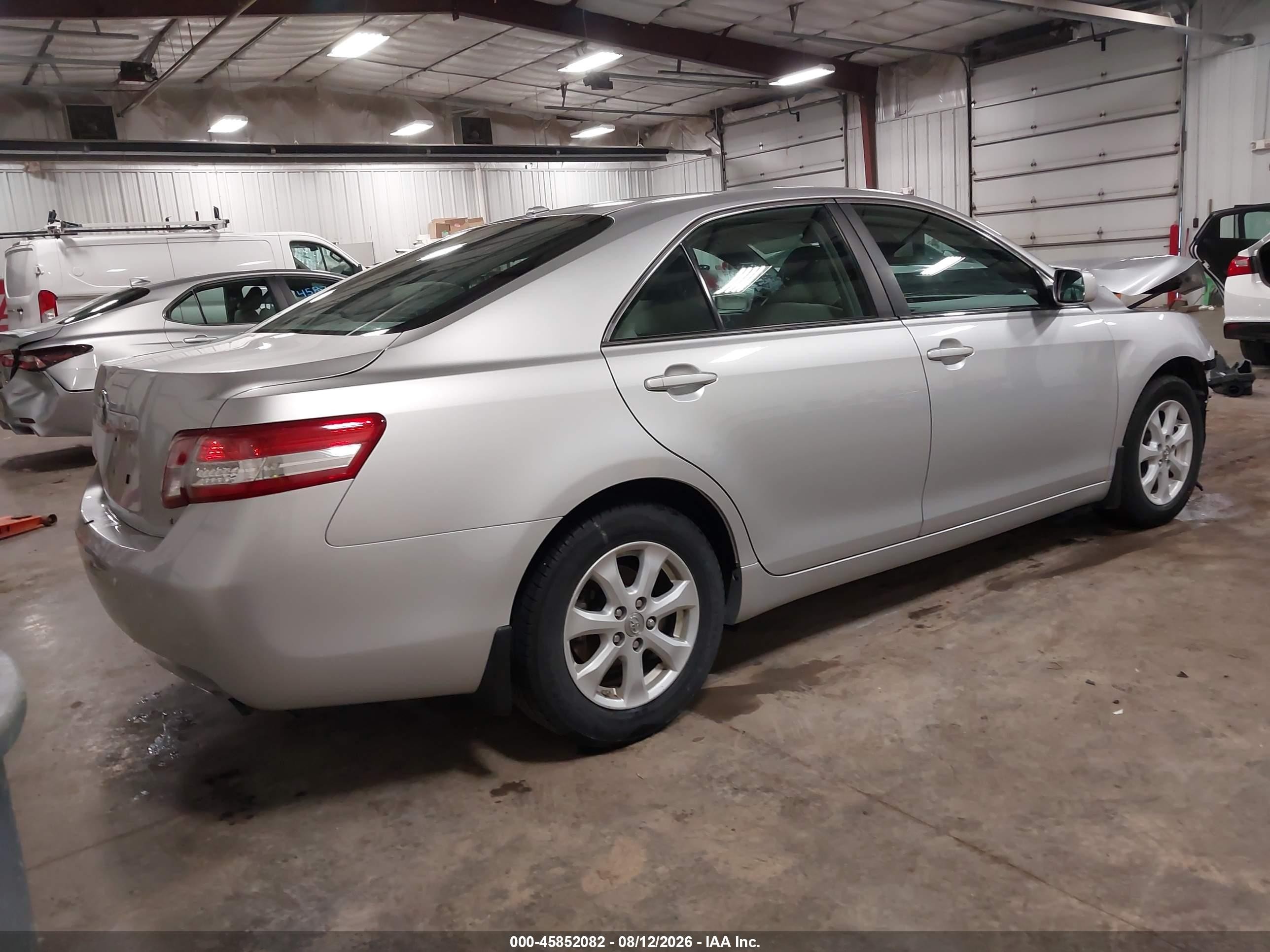 2010 Toyota Camry Le Silver vin: 4T4BF3EK5AR079583