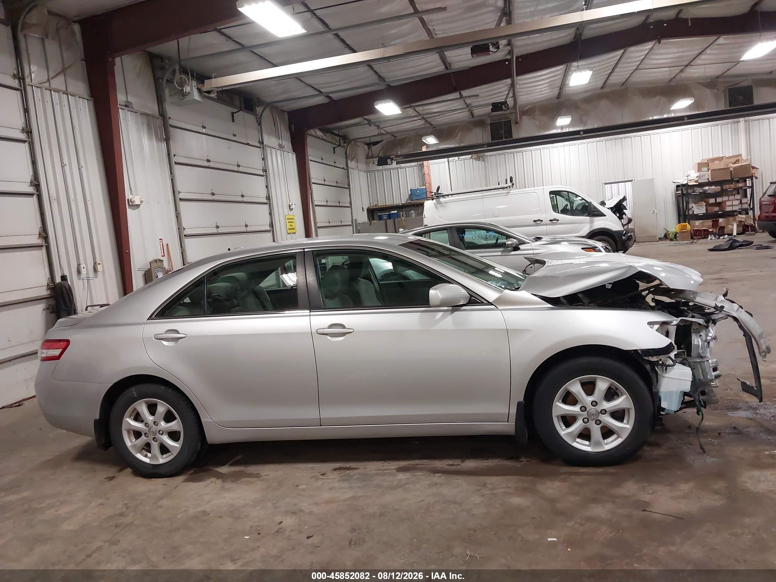 2010 Toyota Camry Le Silver vin: 4T4BF3EK5AR079583