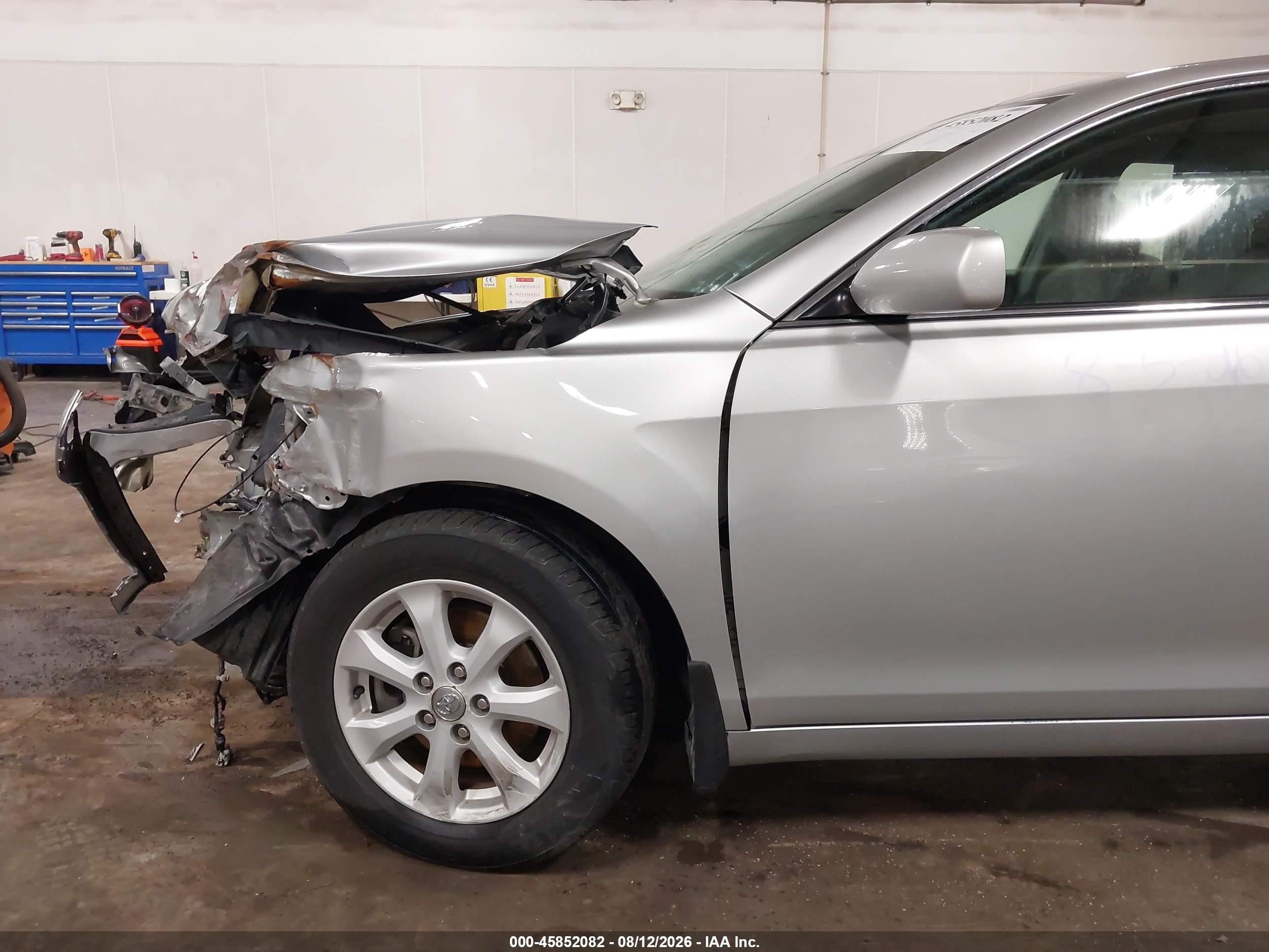 2010 Toyota Camry Le Silver vin: 4T4BF3EK5AR079583