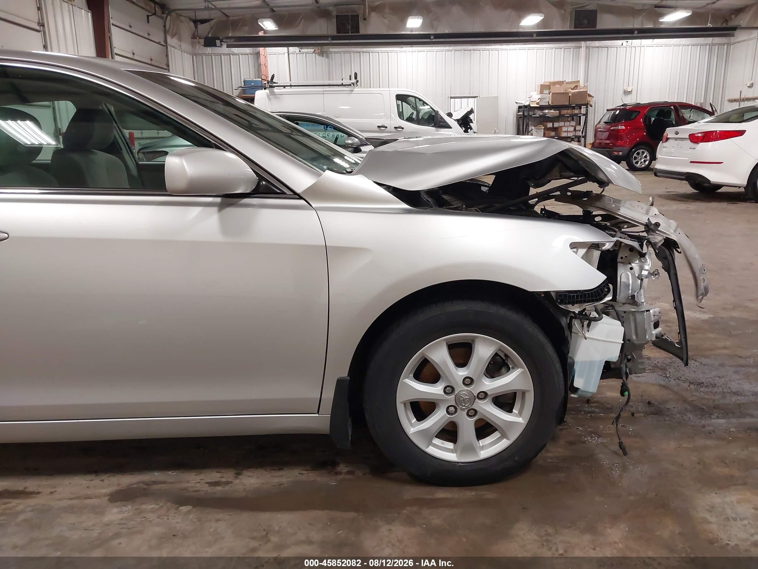 2010 Toyota Camry Le Silver vin: 4T4BF3EK5AR079583