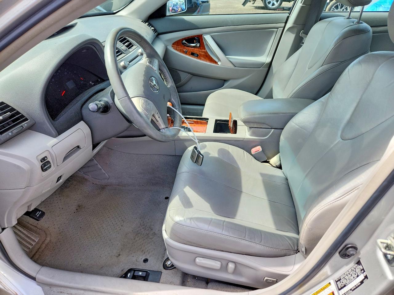 2010 Toyota Camry Xle Silver vin: 4T4BF3EK5AR085187