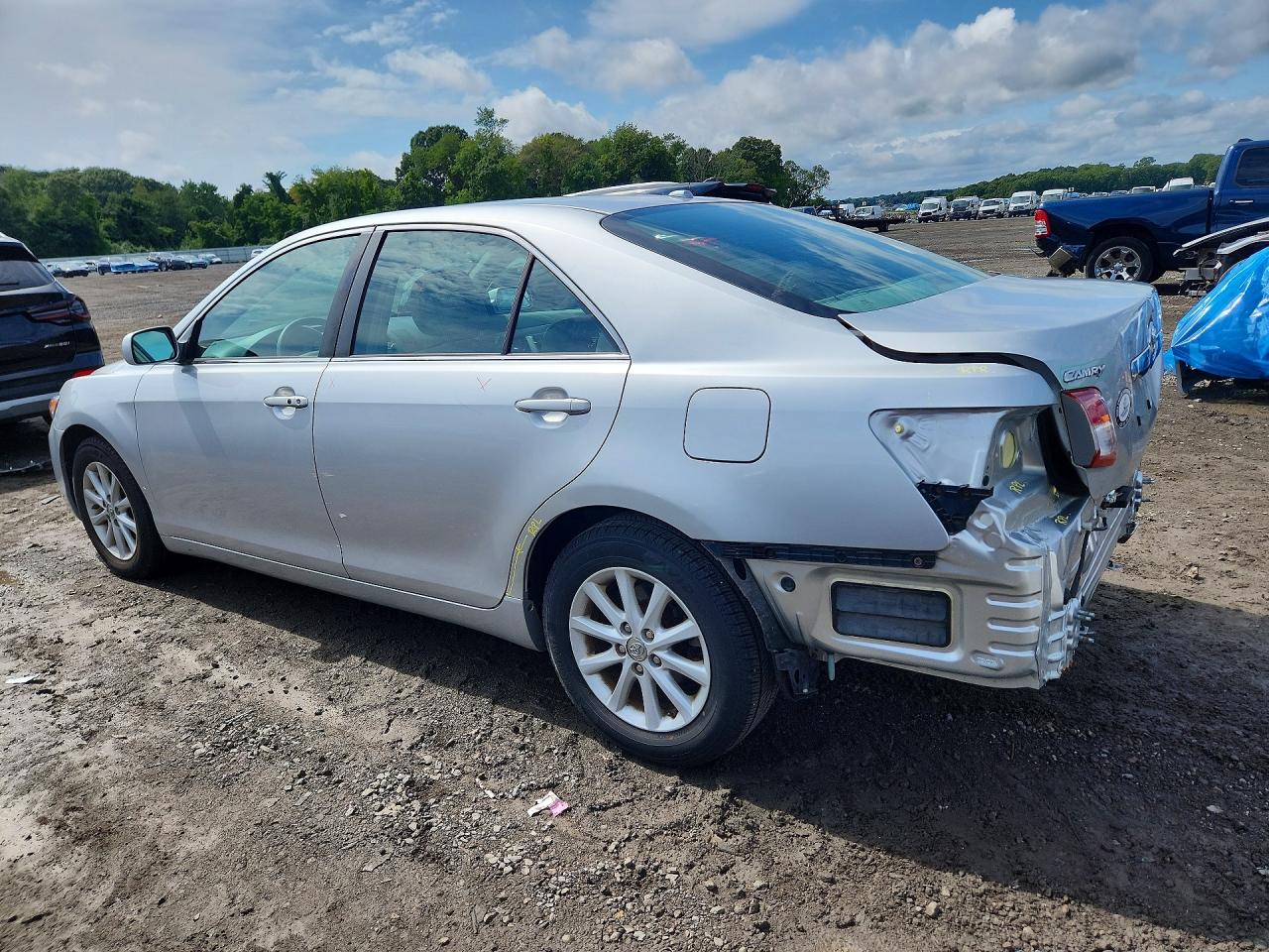 2010 Toyota Camry Xle Silver vin: 4T4BF3EK5AR085187