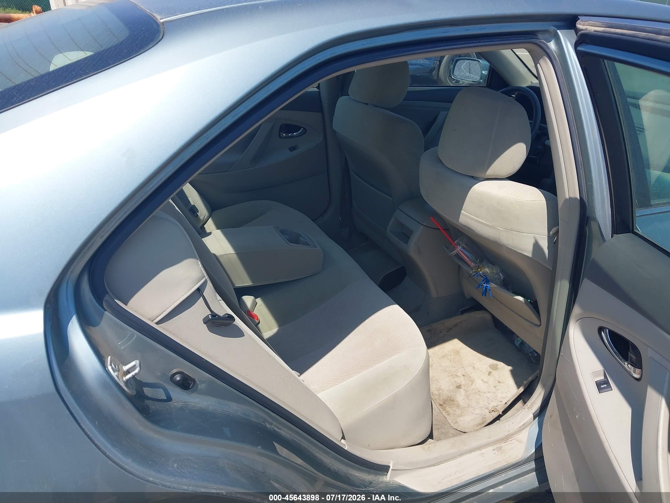 2011 Toyota Camry Le Blue vin: 4T4BF3EK5BR115709