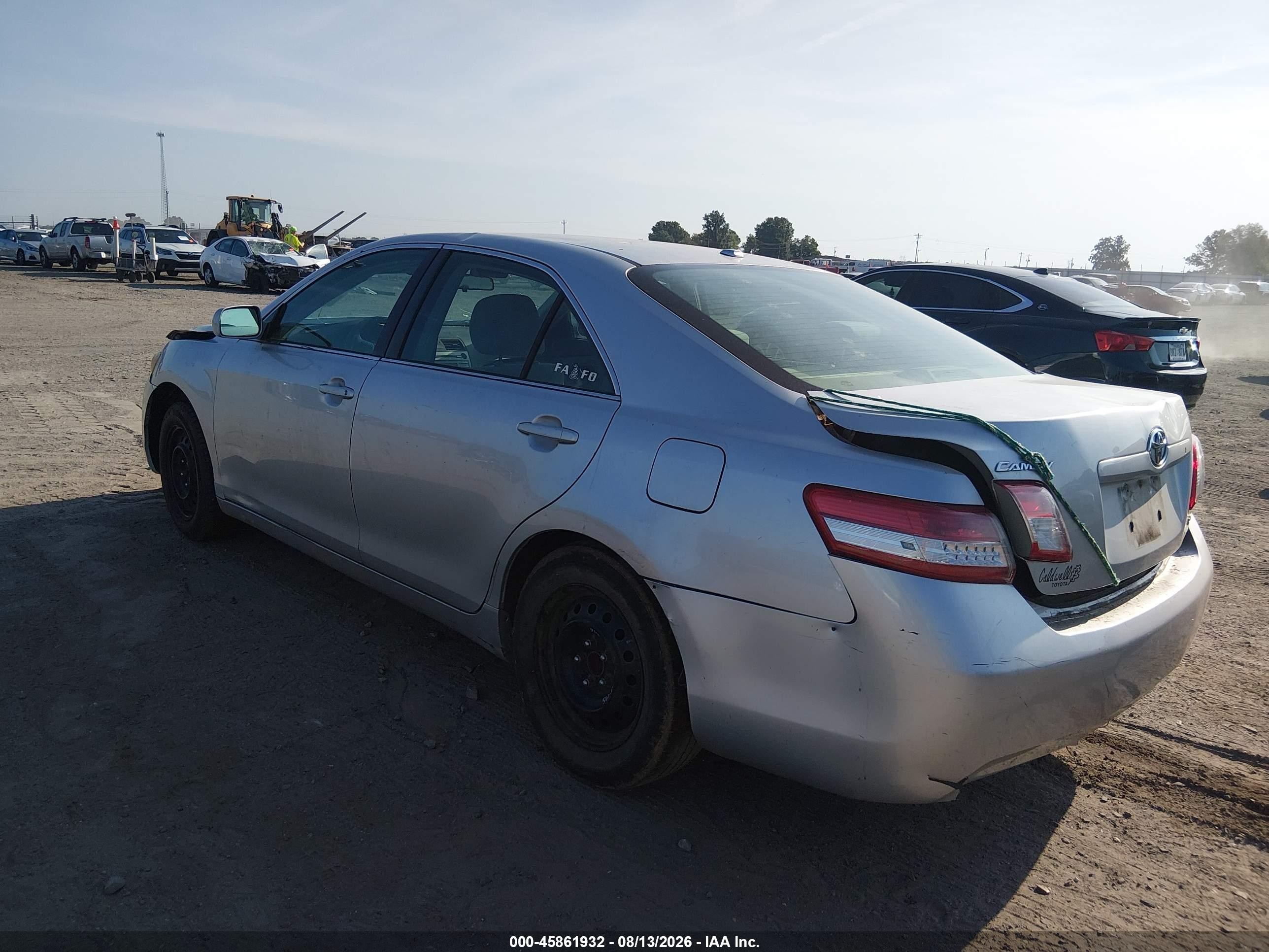 2011 Toyota Camry Le Серебряный vin: 4T4BF3EK5BR122076