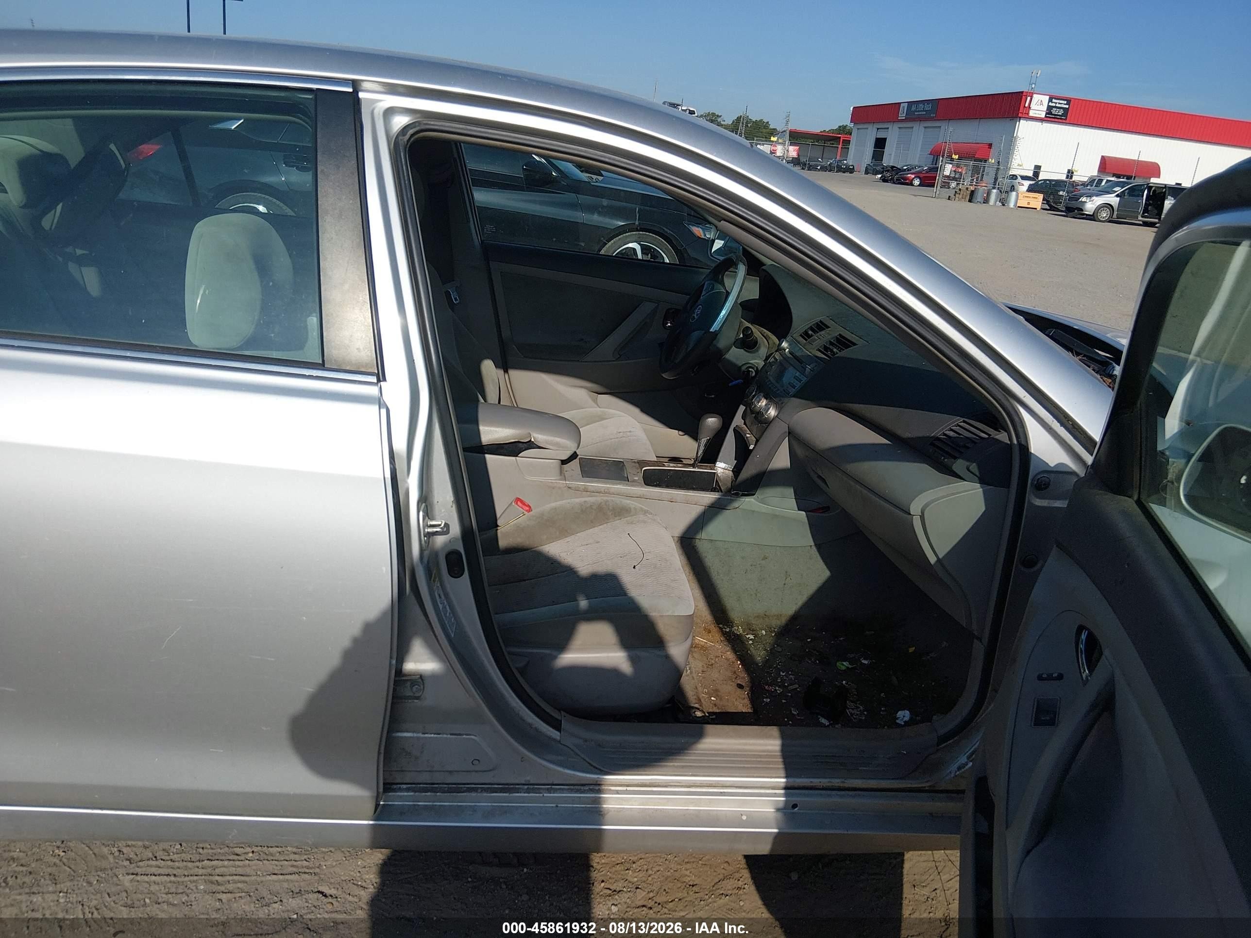 2011 Toyota Camry Le Серебряный vin: 4T4BF3EK5BR122076