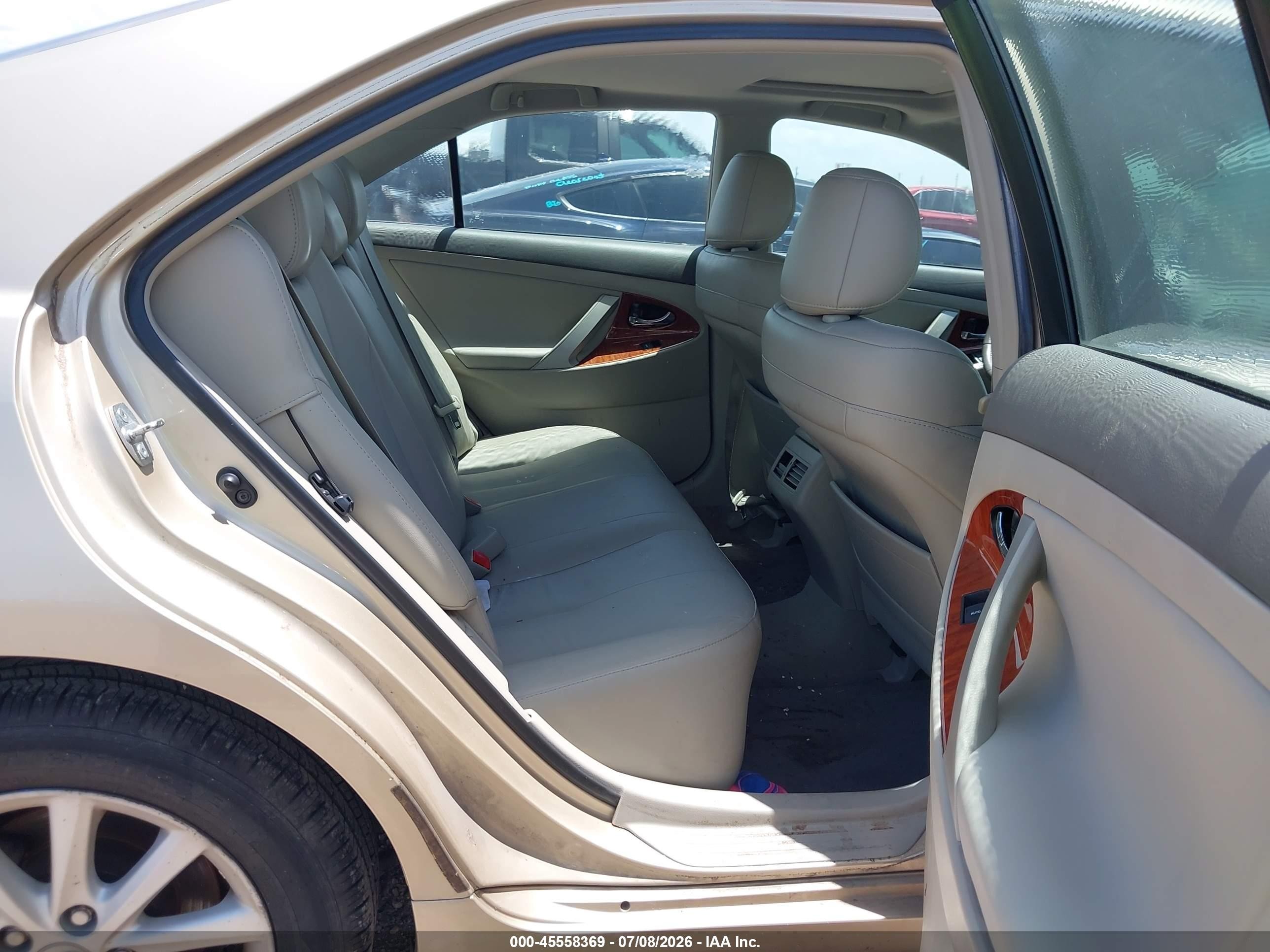 2011 Toyota Camry Xle Gold vin: 4T4BF3EK5BR155580