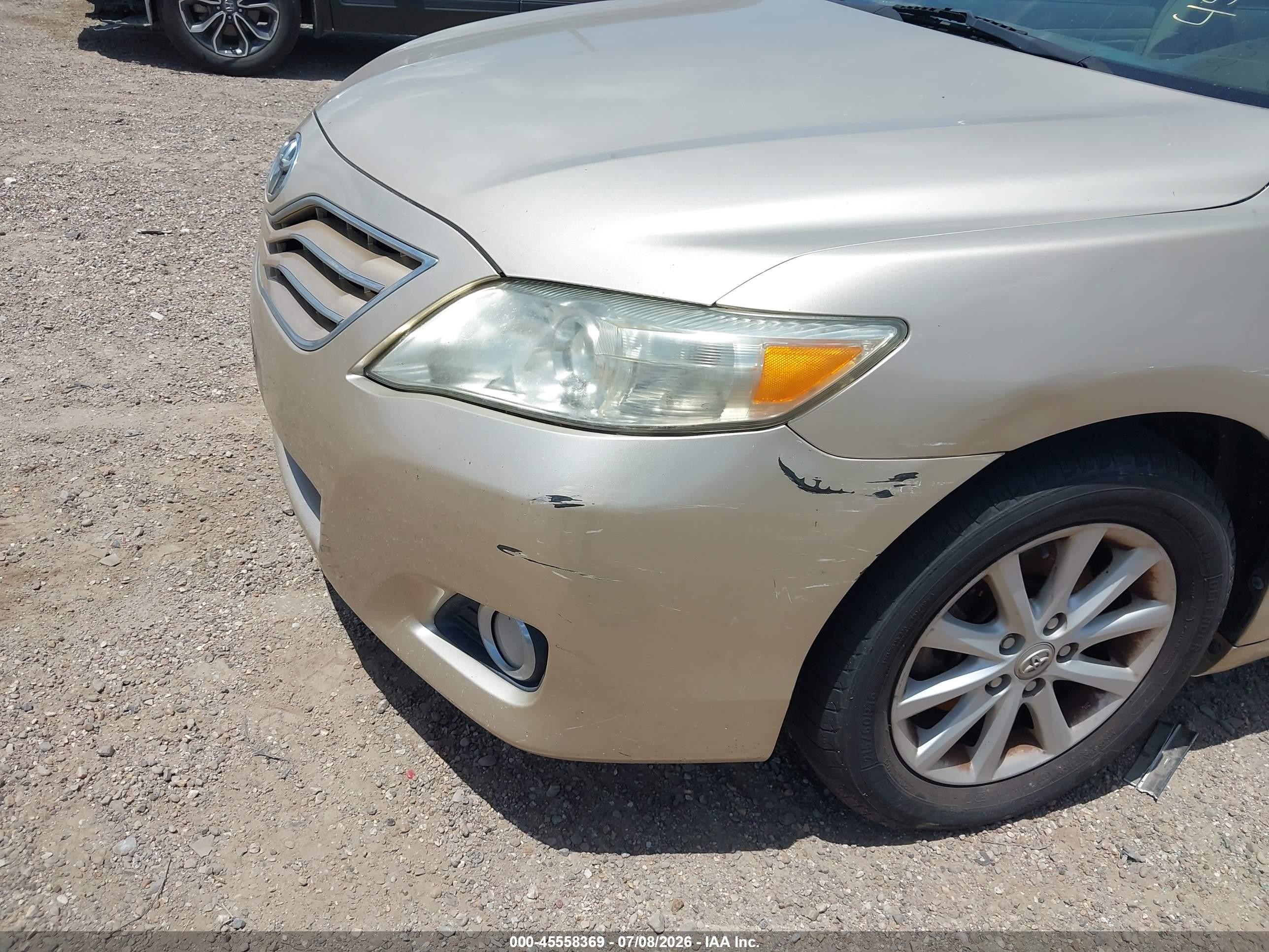 2011 Toyota Camry Xle Gold vin: 4T4BF3EK5BR155580