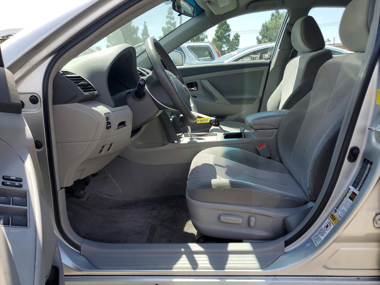 2011 Toyota Camry Le Silver vin: 4T4BF3EK5BR160665