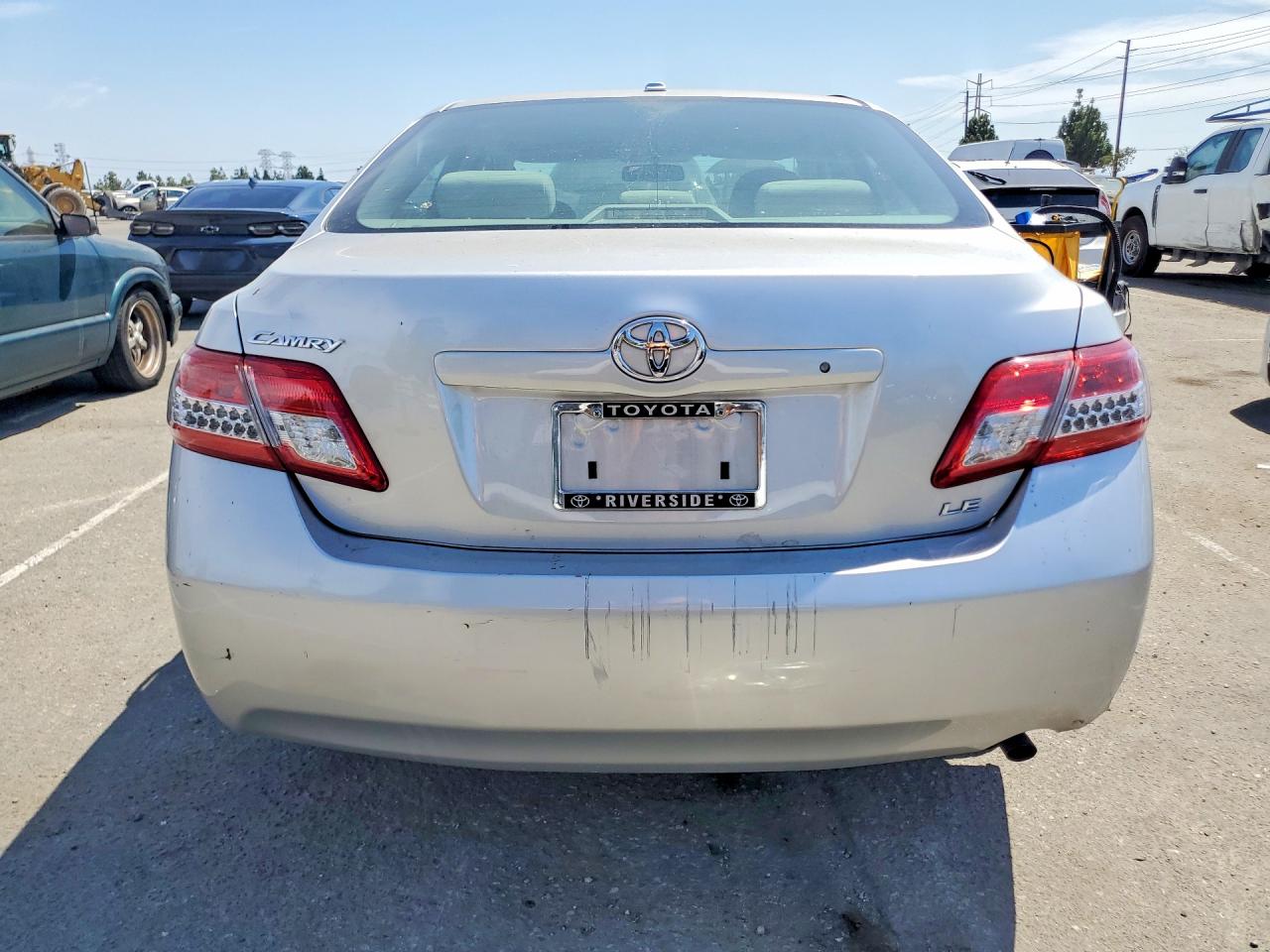 2011 Toyota Camry Le Silver vin: 4T4BF3EK5BR160665