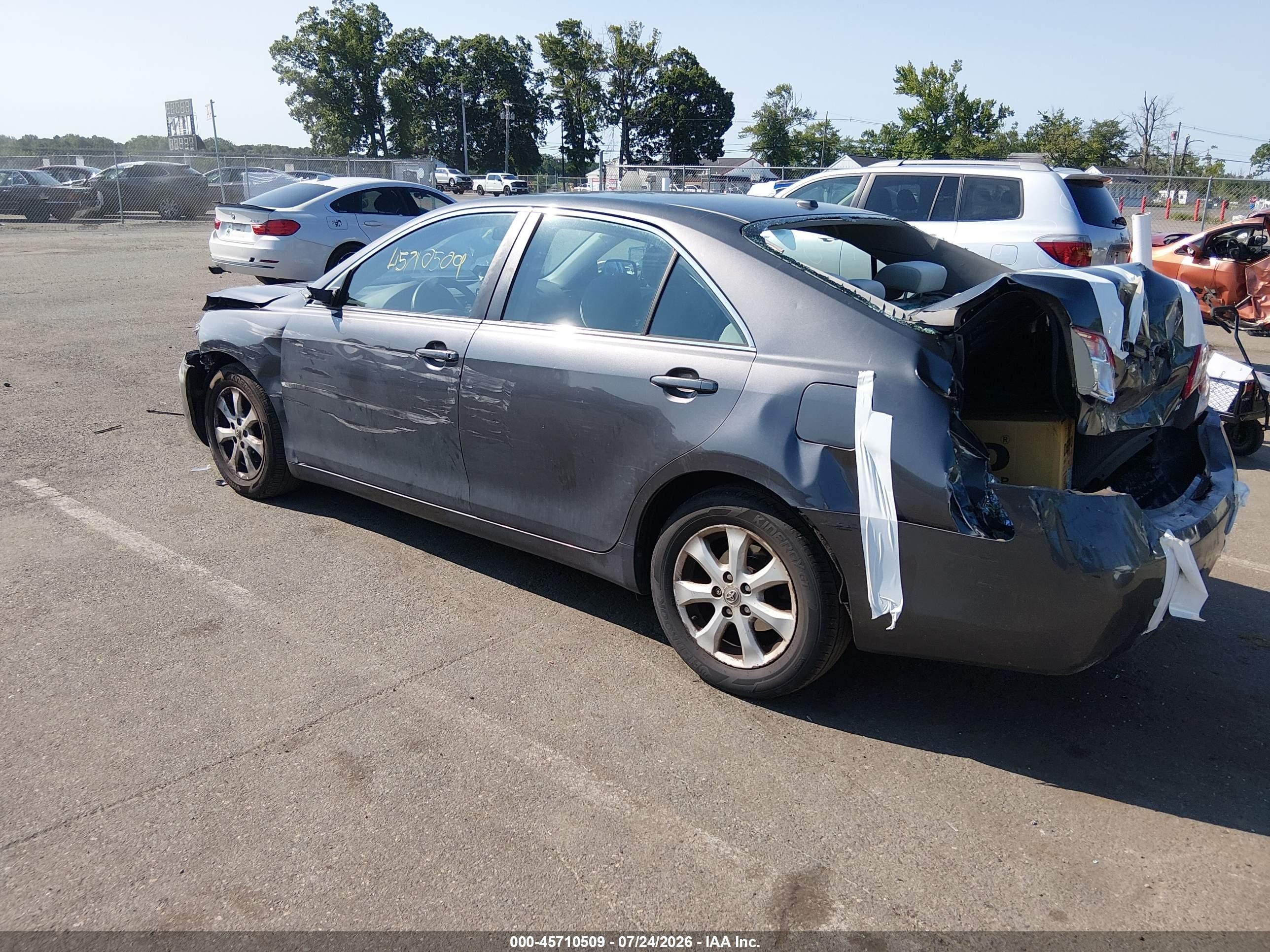 2011 Toyota Camry Le Gray vin: 4T4BF3EK5BR163937