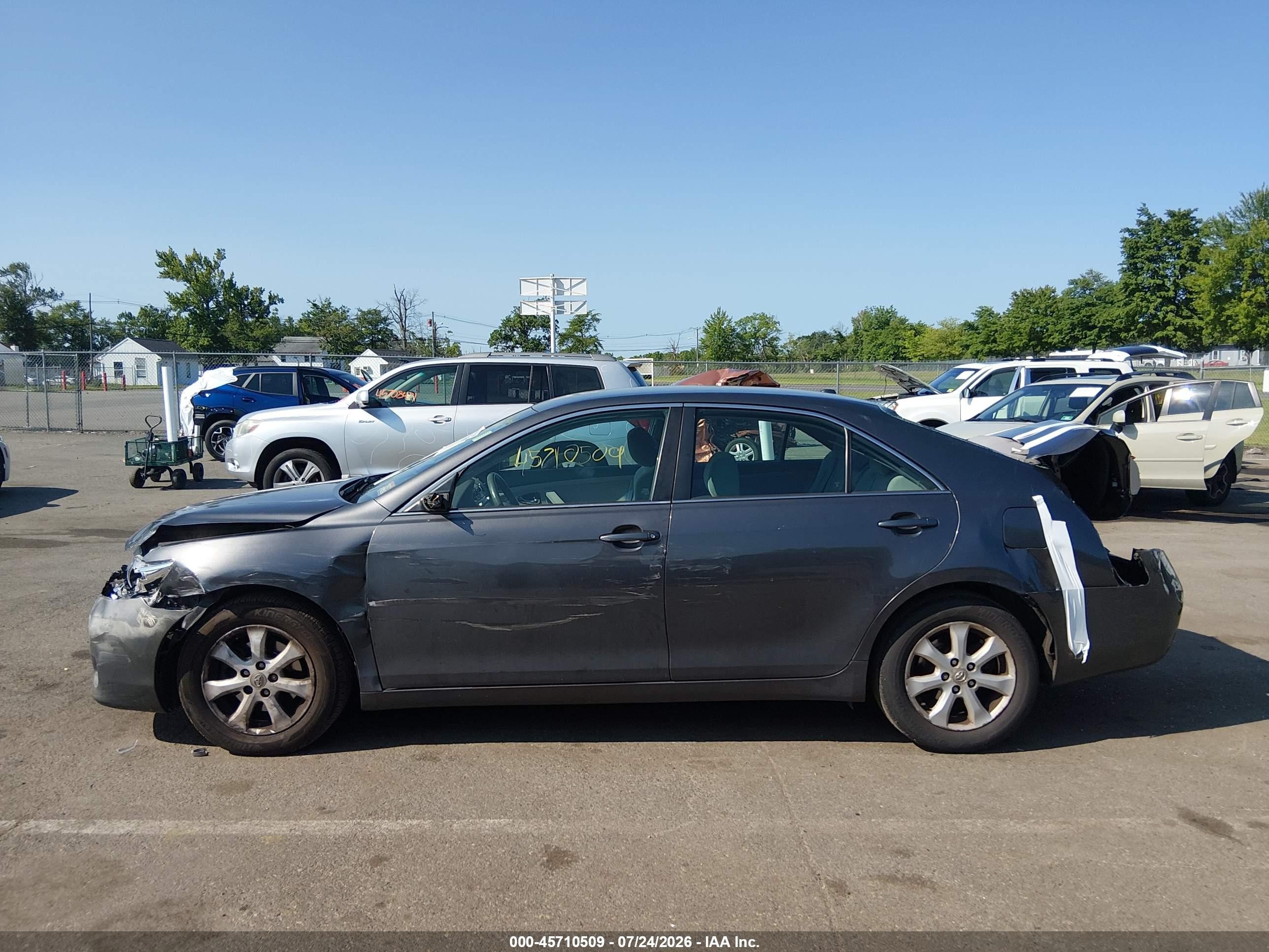 2011 Toyota Camry Le Gray vin: 4T4BF3EK5BR163937