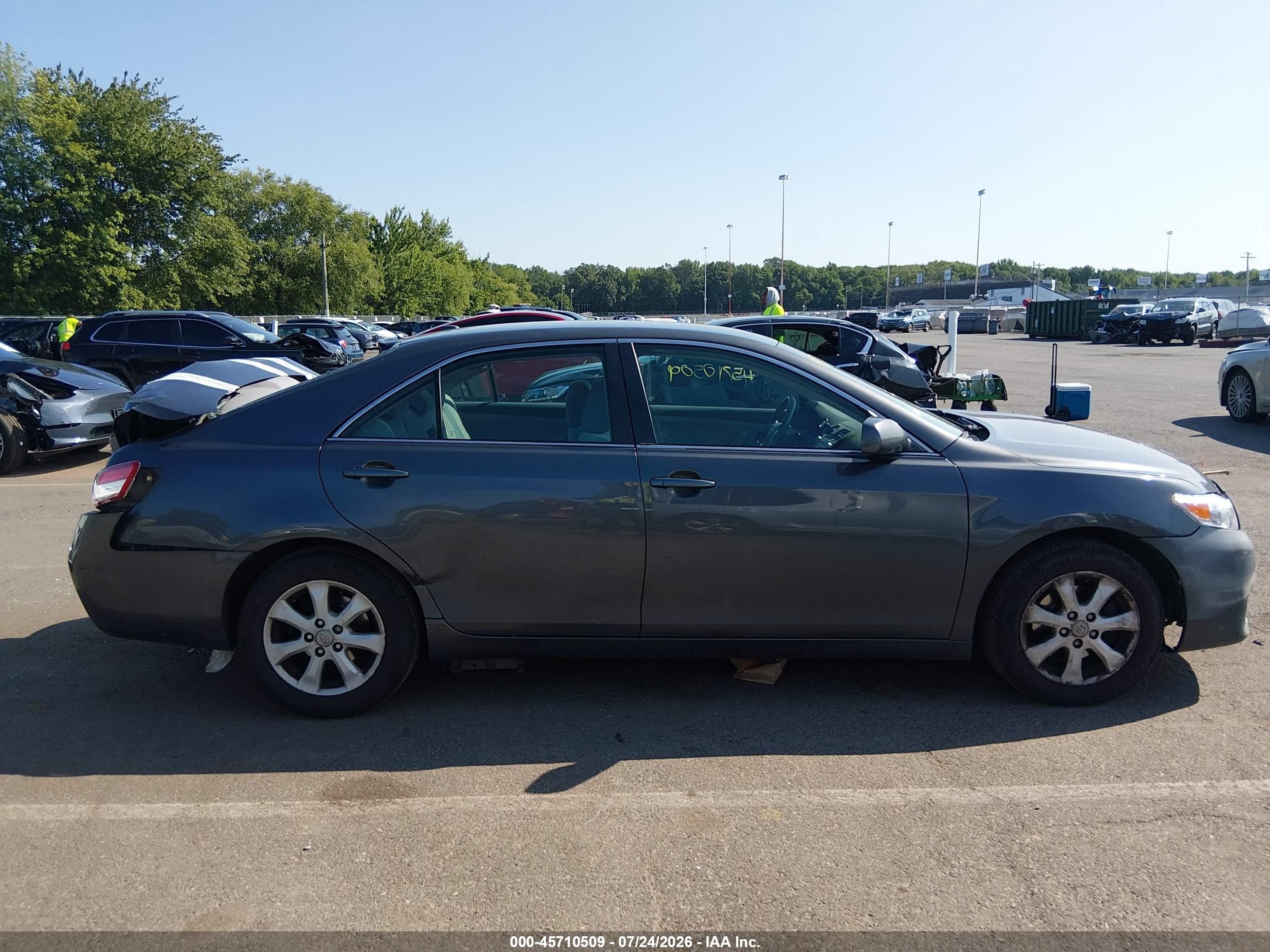2011 Toyota Camry Le Gray vin: 4T4BF3EK5BR163937