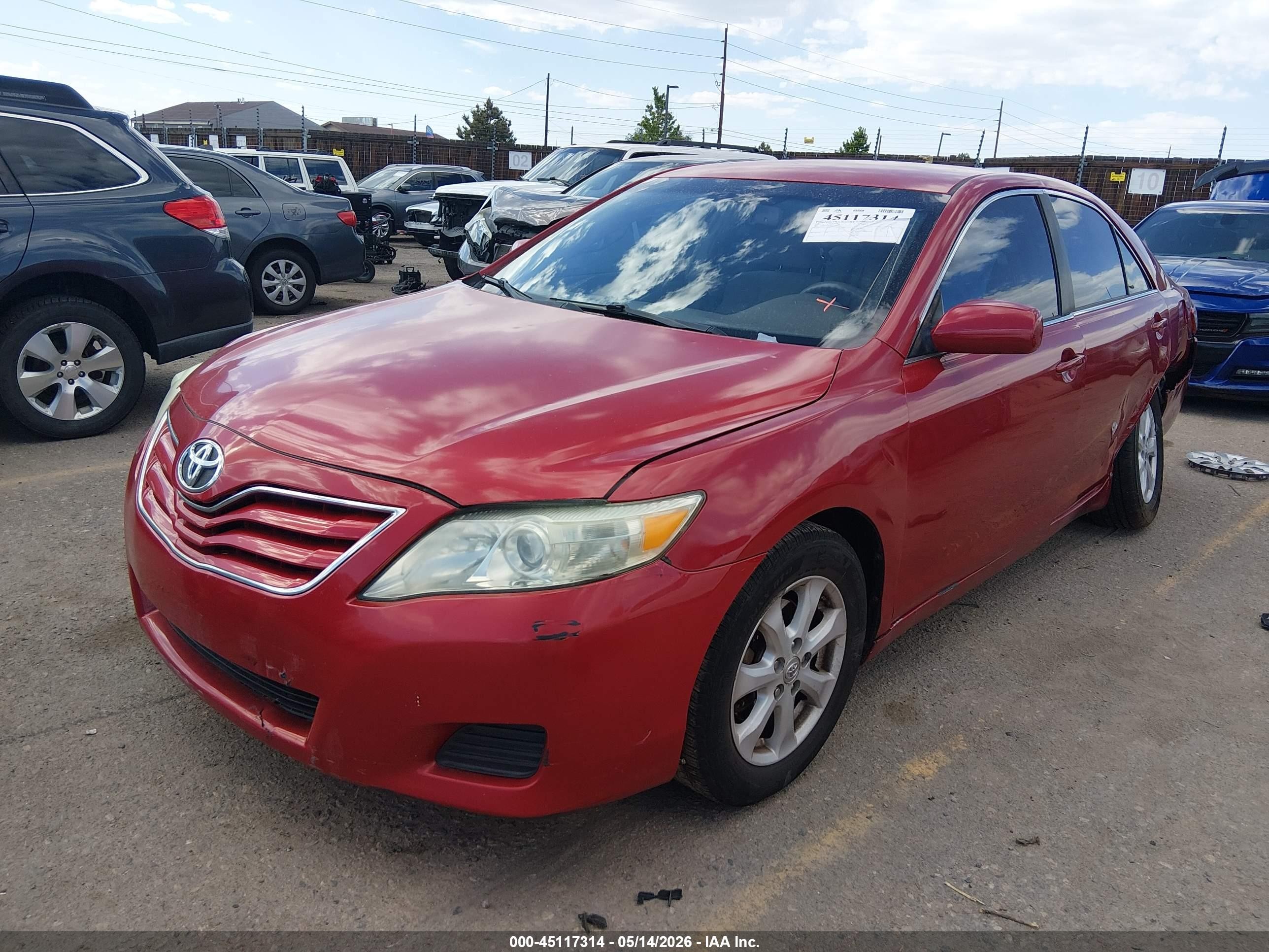2011 Toyota Camry Le Red vin: 4T4BF3EK5BR166675