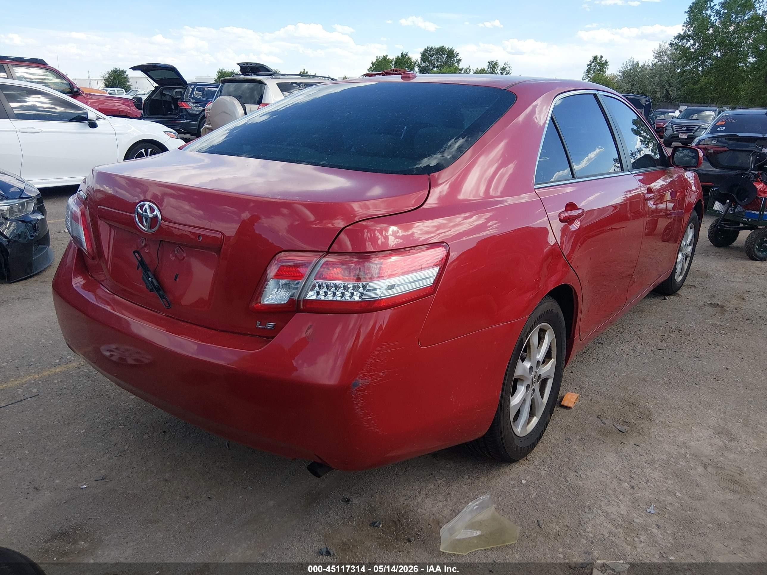 2011 Toyota Camry Le Red vin: 4T4BF3EK5BR166675
