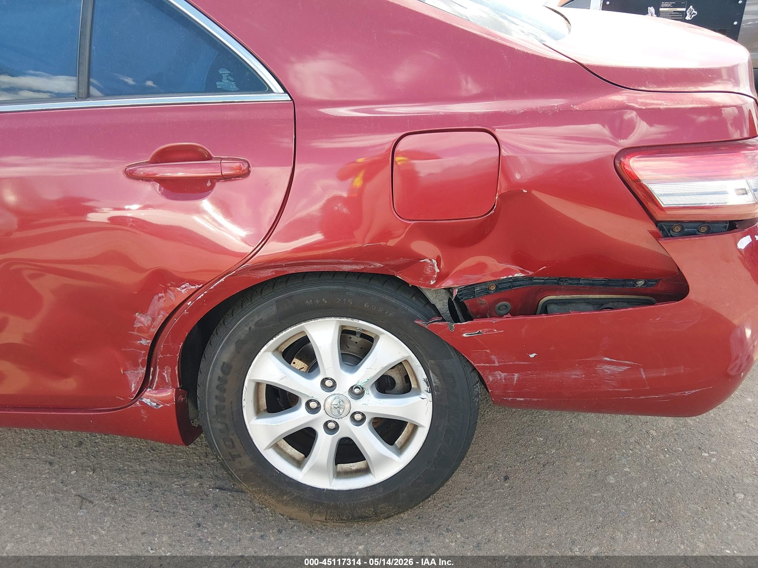 2011 Toyota Camry Le Red vin: 4T4BF3EK5BR166675