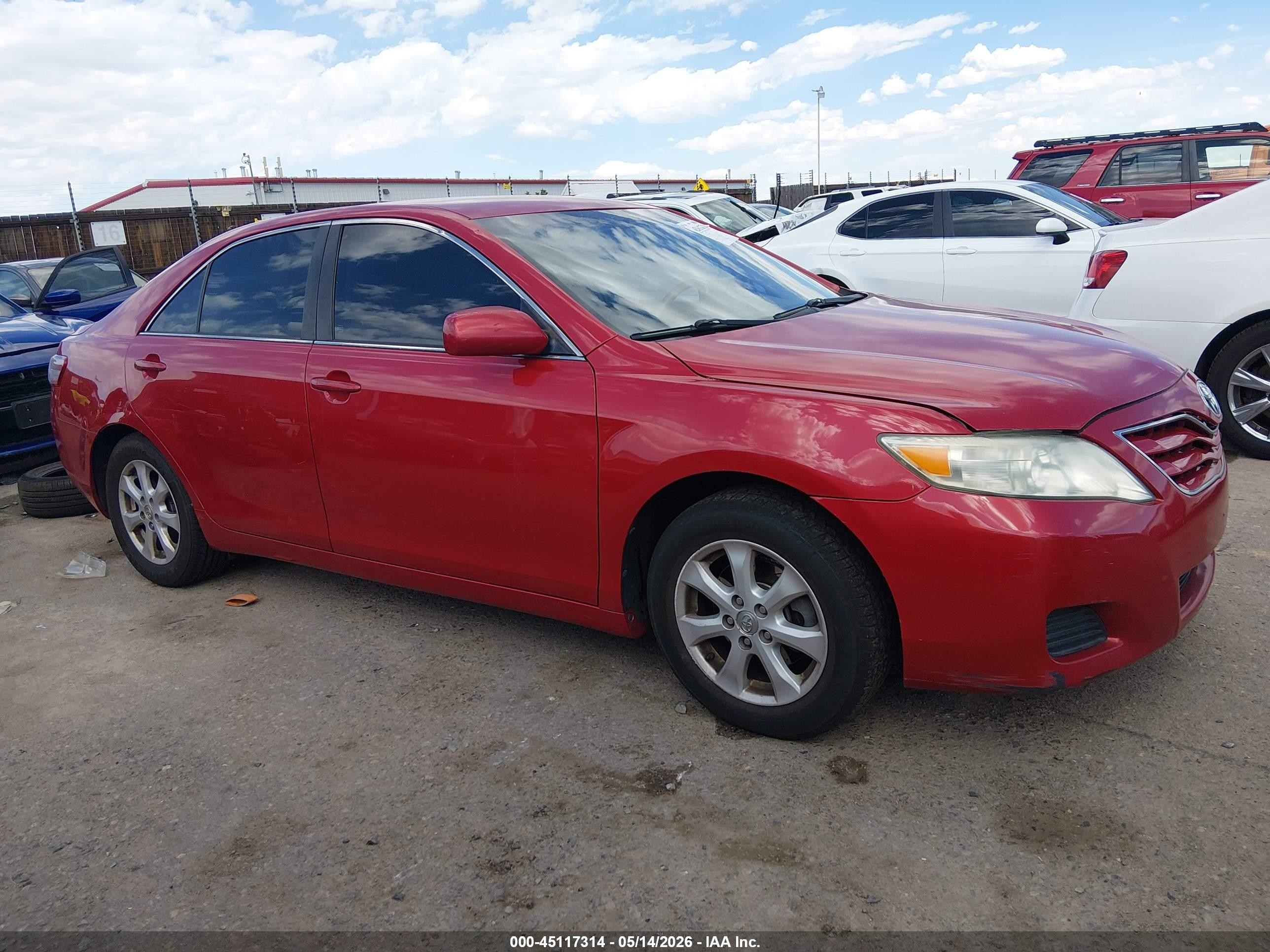 2011 Toyota Camry Le Red vin: 4T4BF3EK5BR166675