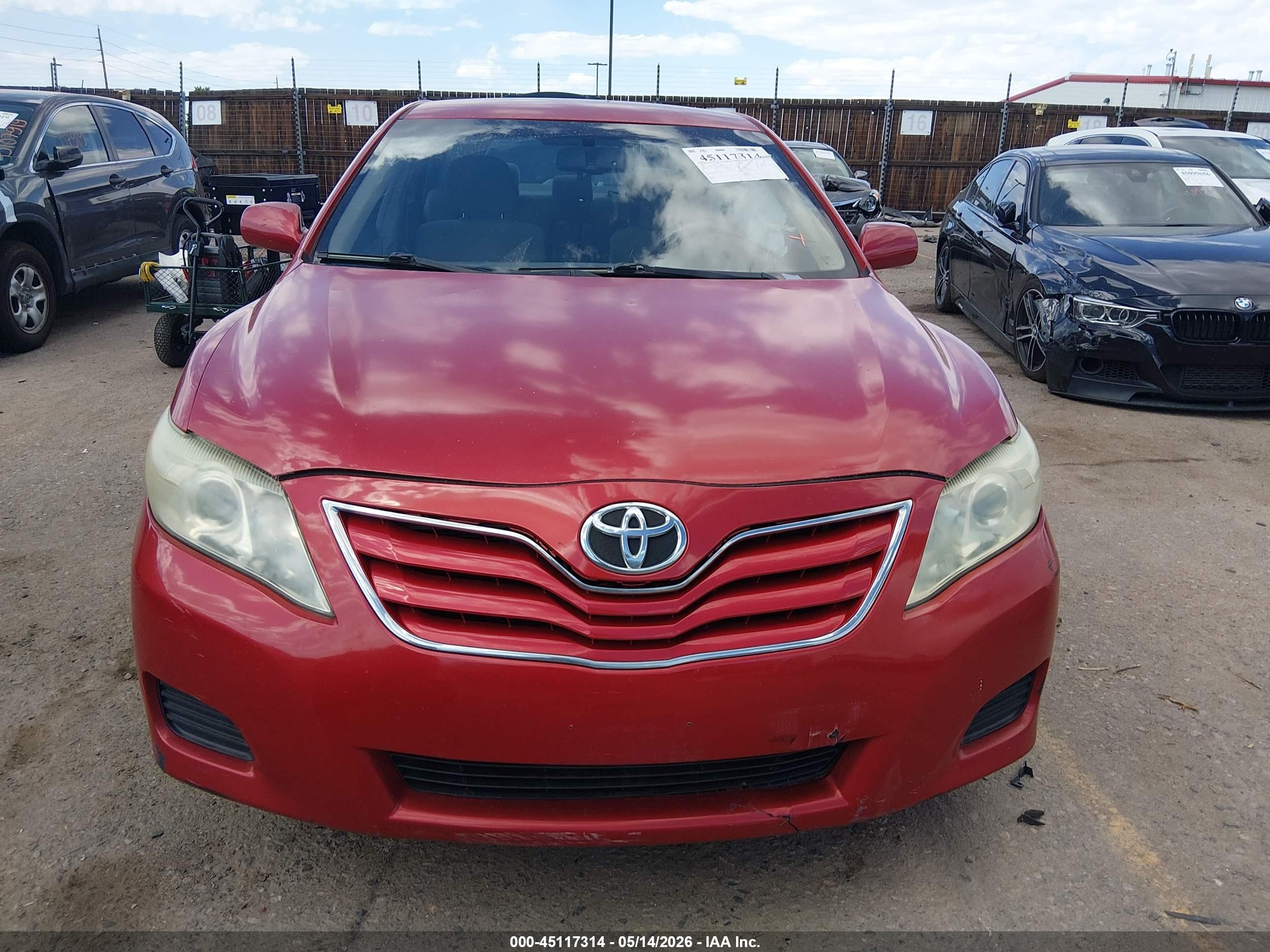 2011 Toyota Camry Le Red vin: 4T4BF3EK5BR166675