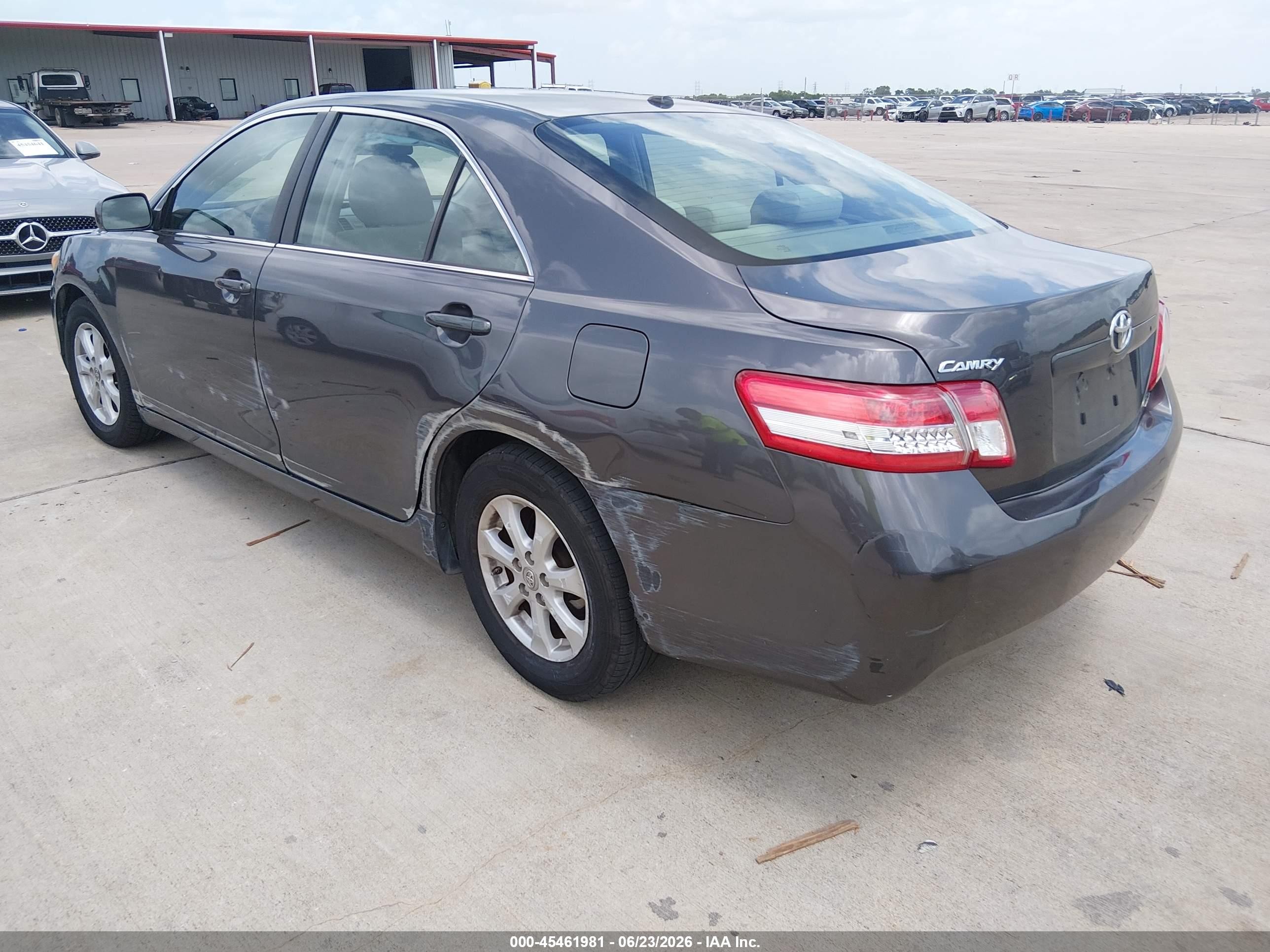 2011 Toyota Camry Le Gray vin: 4T4BF3EK5BR169205