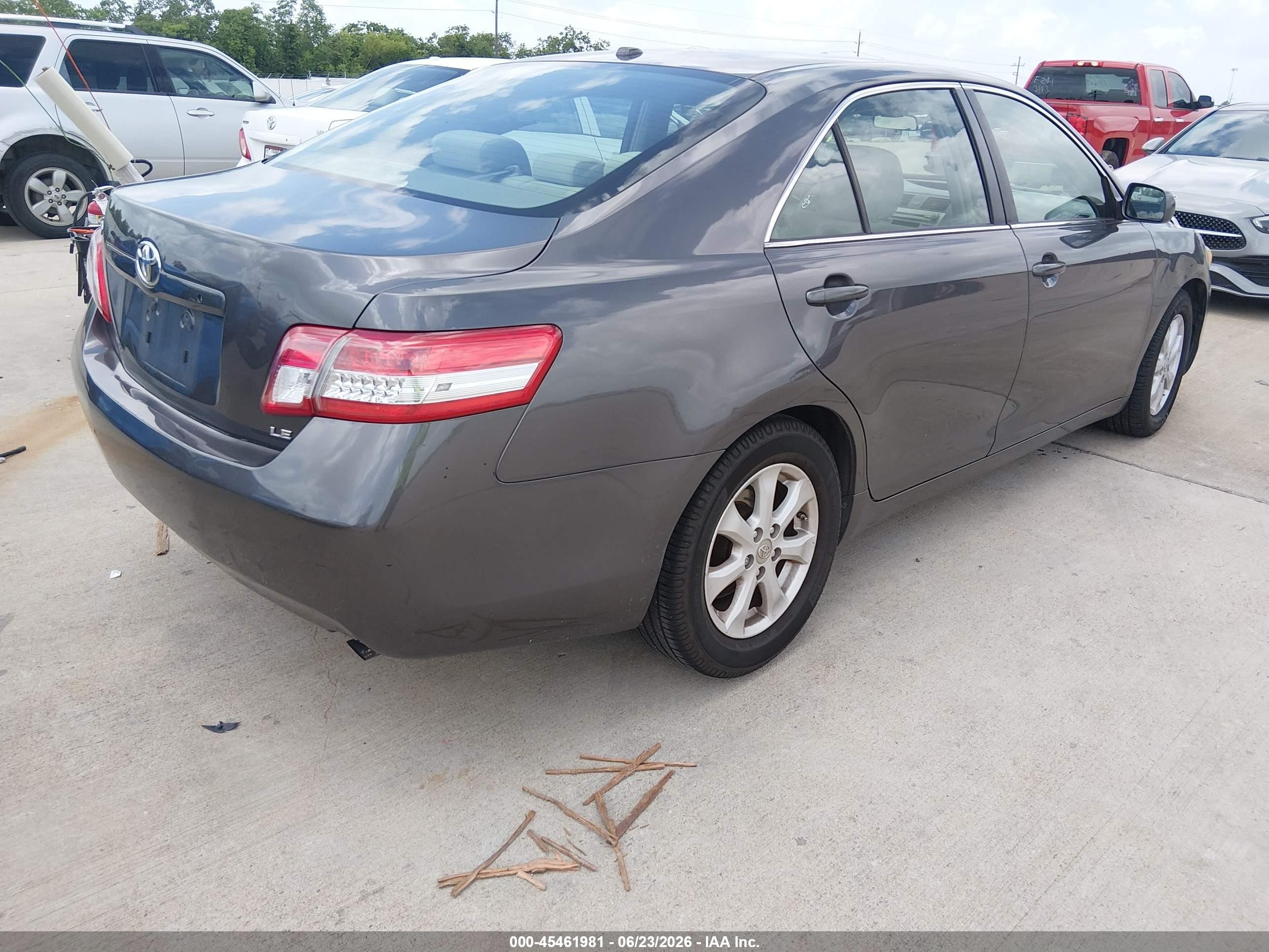 2011 Toyota Camry Le Gray vin: 4T4BF3EK5BR169205