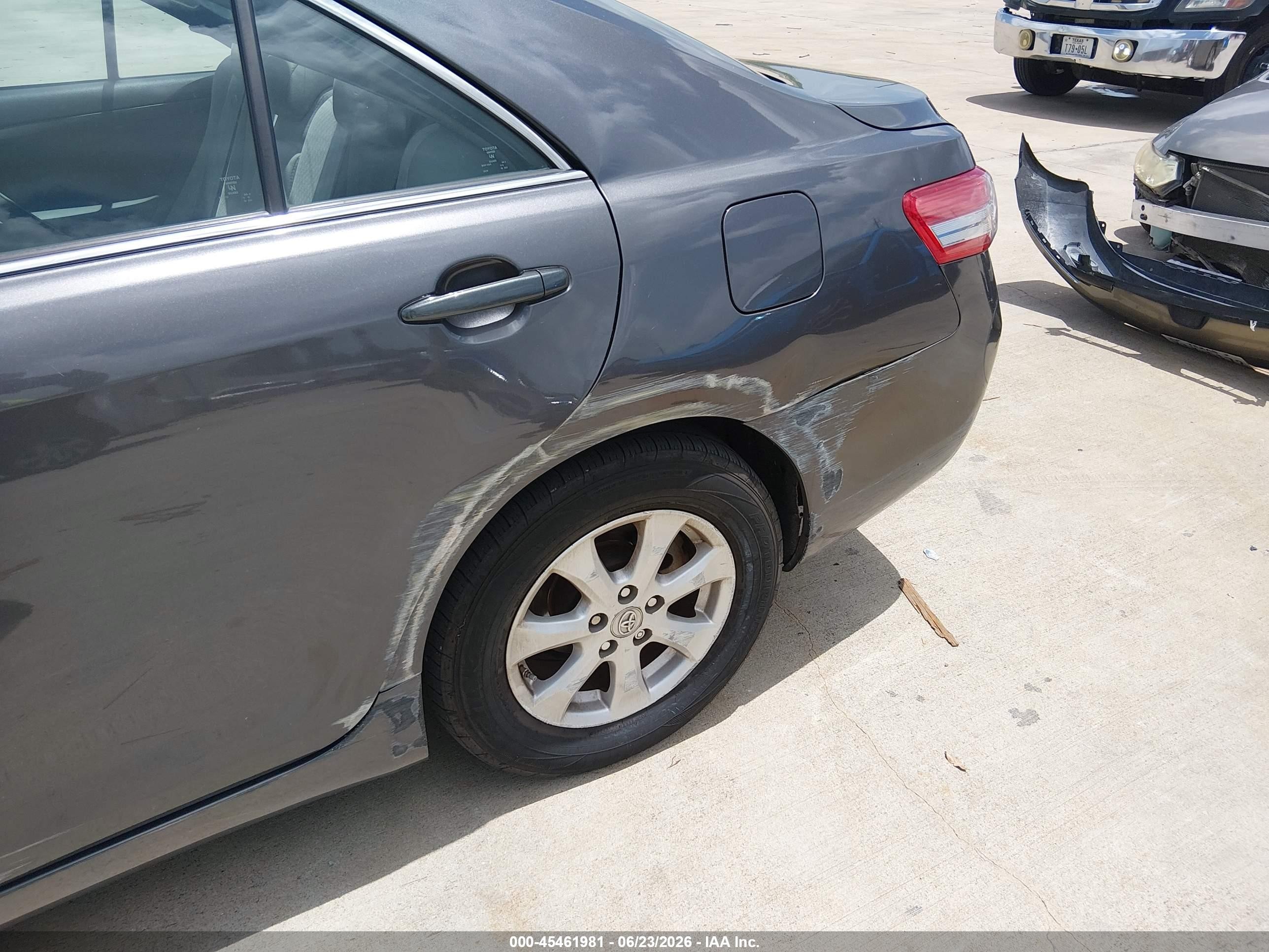 2011 Toyota Camry Le Gray vin: 4T4BF3EK5BR169205